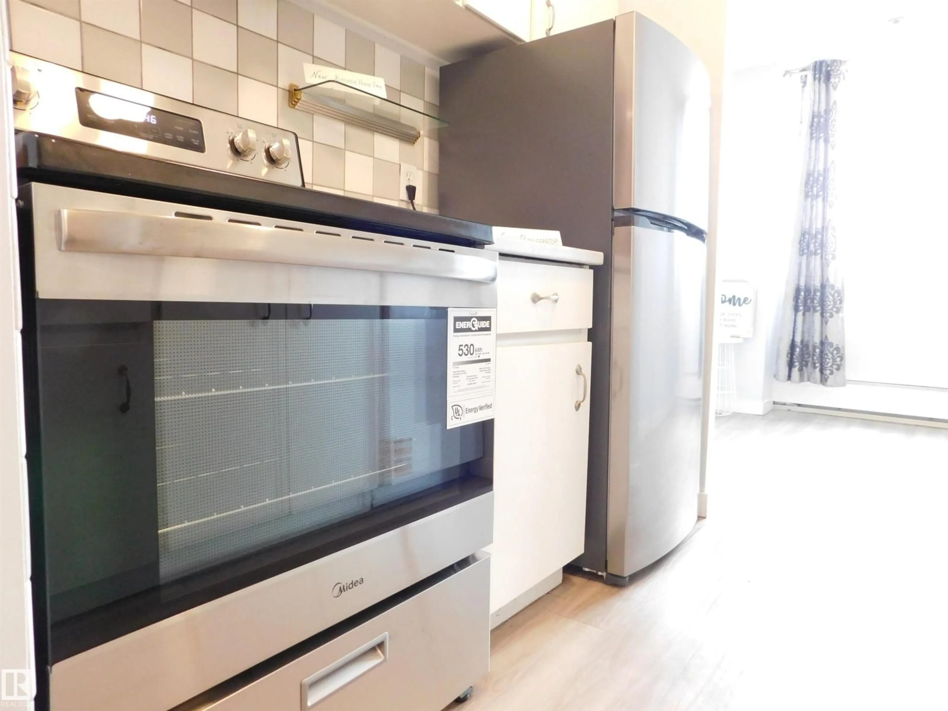 Standard kitchen, unknown for 13910 - 903 STONY PLAIN RD, Edmonton Alberta T5N3R2