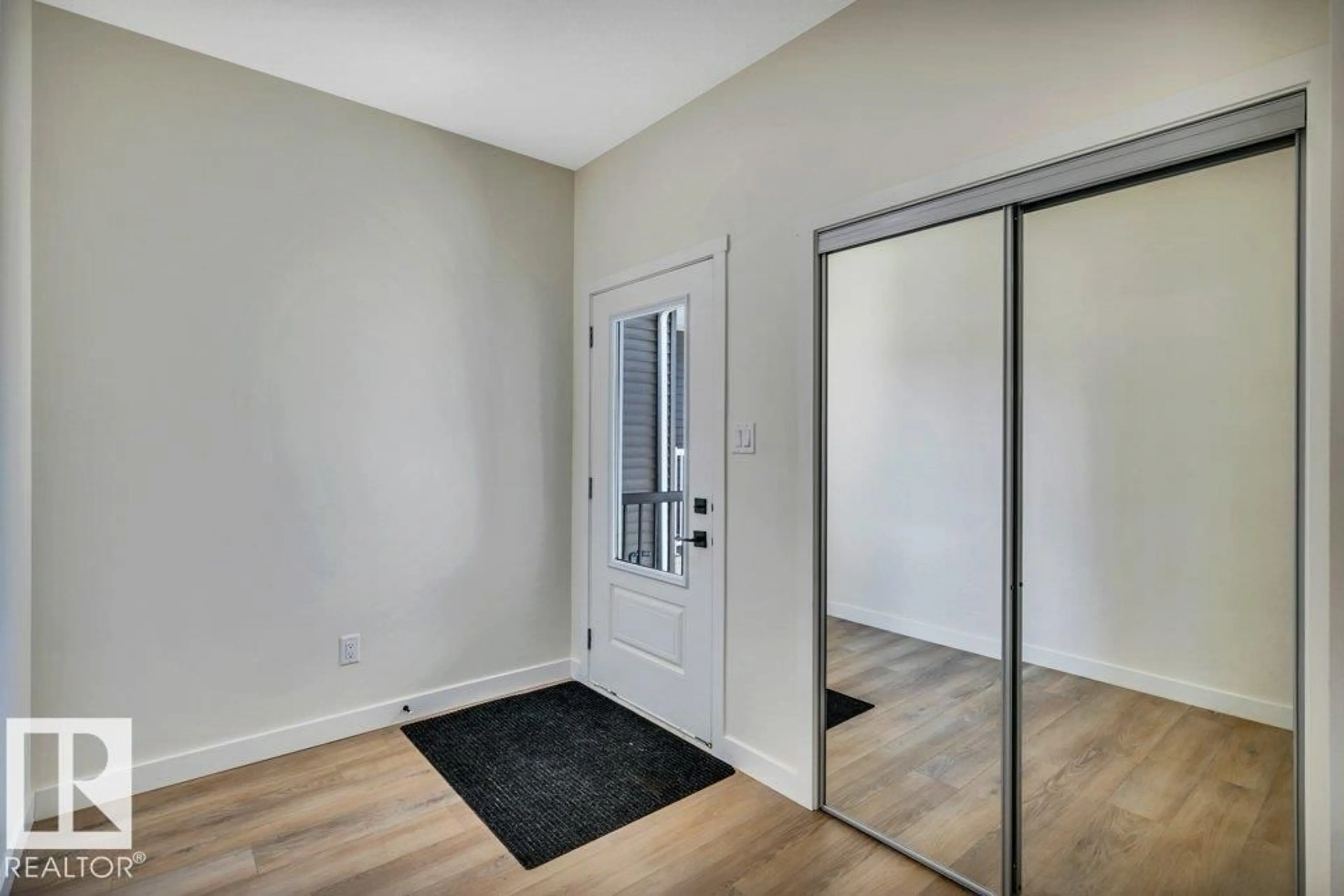 Indoor entryway for NW - 13007 213 ST, Edmonton Alberta T5S0T7