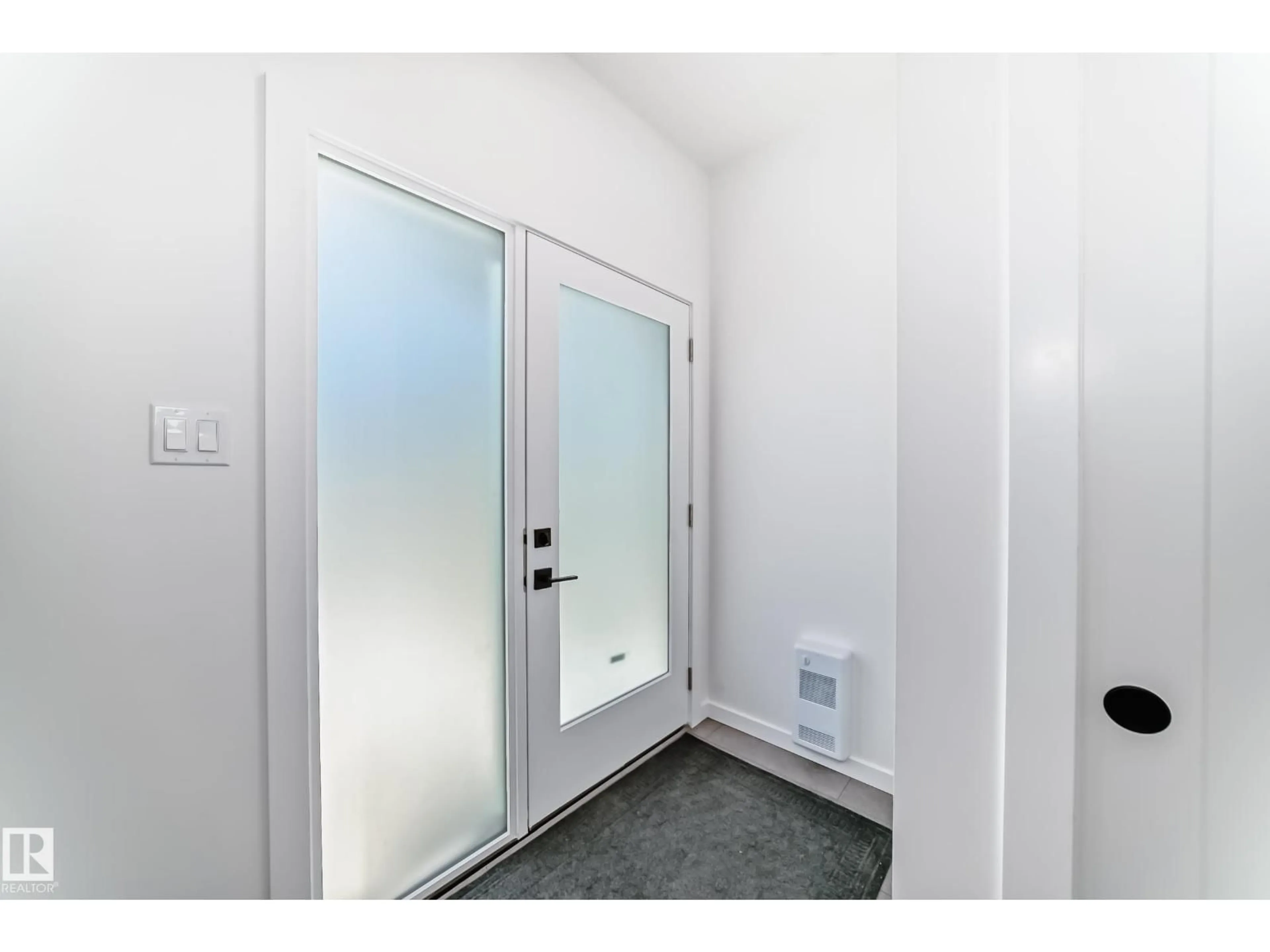 Indoor entryway for 5 - 44 RONDEAU DR, St. Albert Alberta T8N7X8