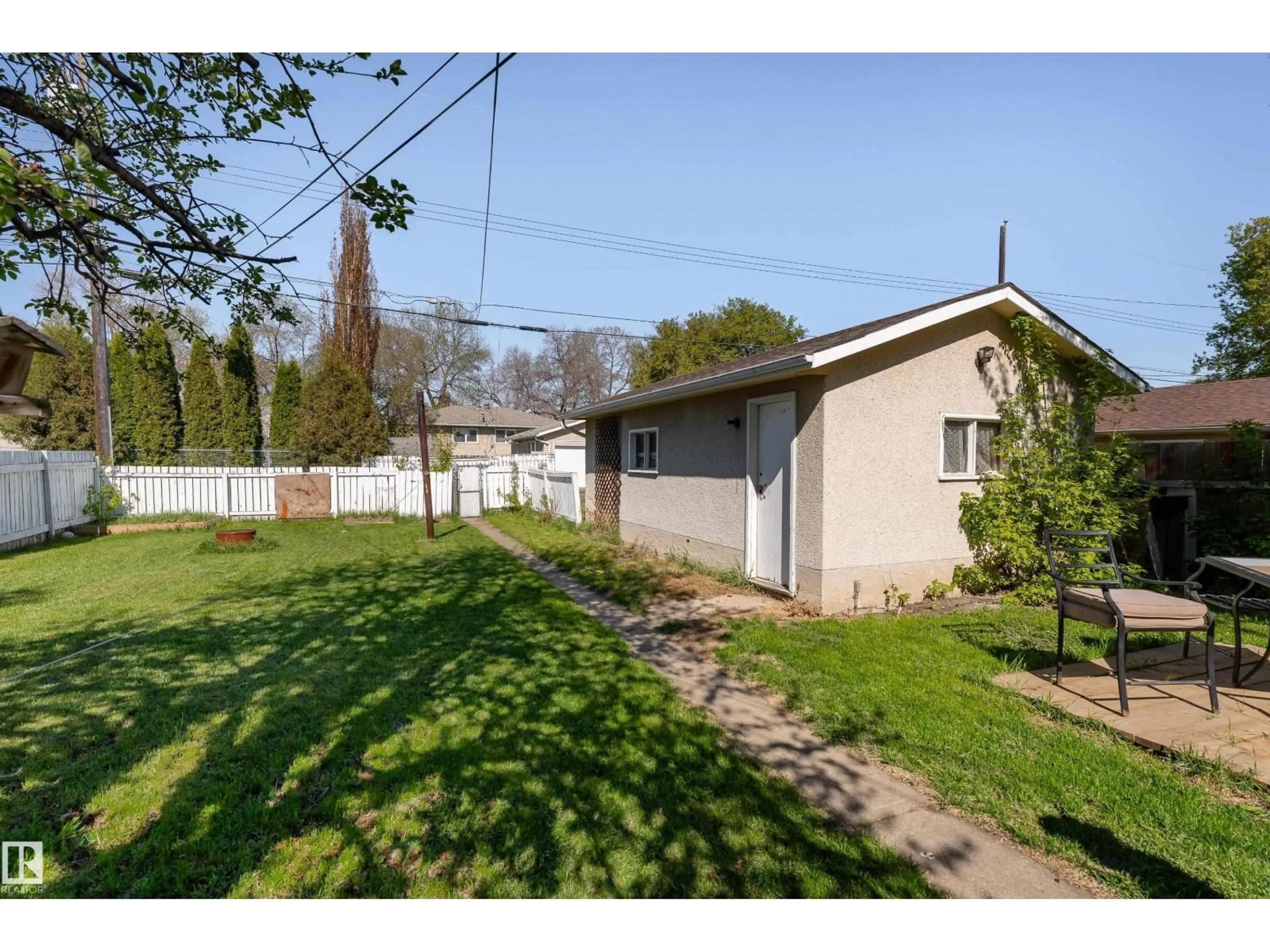 A pic from outside/outdoor area/front of a property/back of a property/a pic from drone, street for 11910 43 ST, Edmonton Alberta T5W2P6