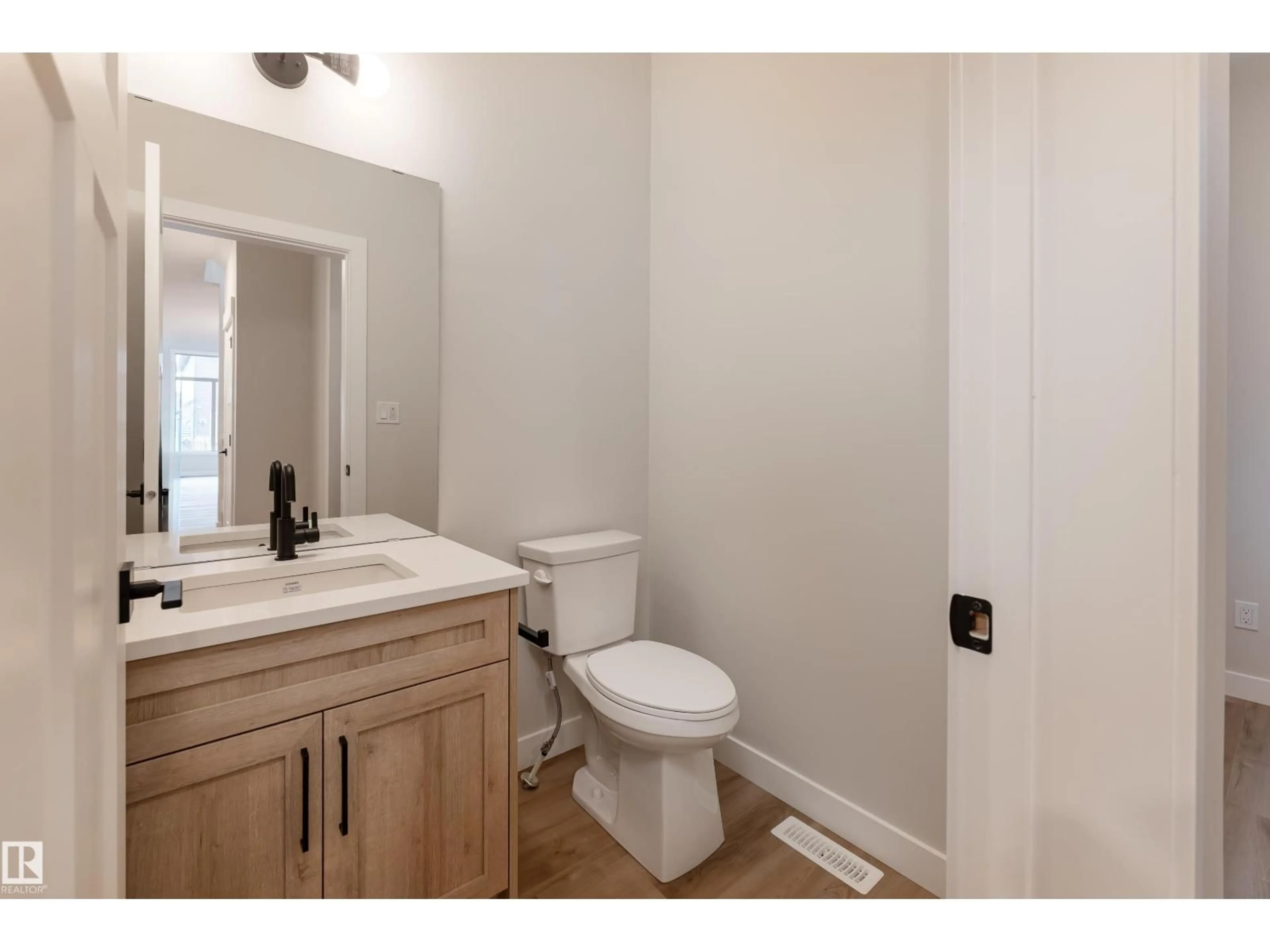 Standard bathroom, unknown for 115 GARNEAU GA, Spruce Grove Alberta T7X2Y6