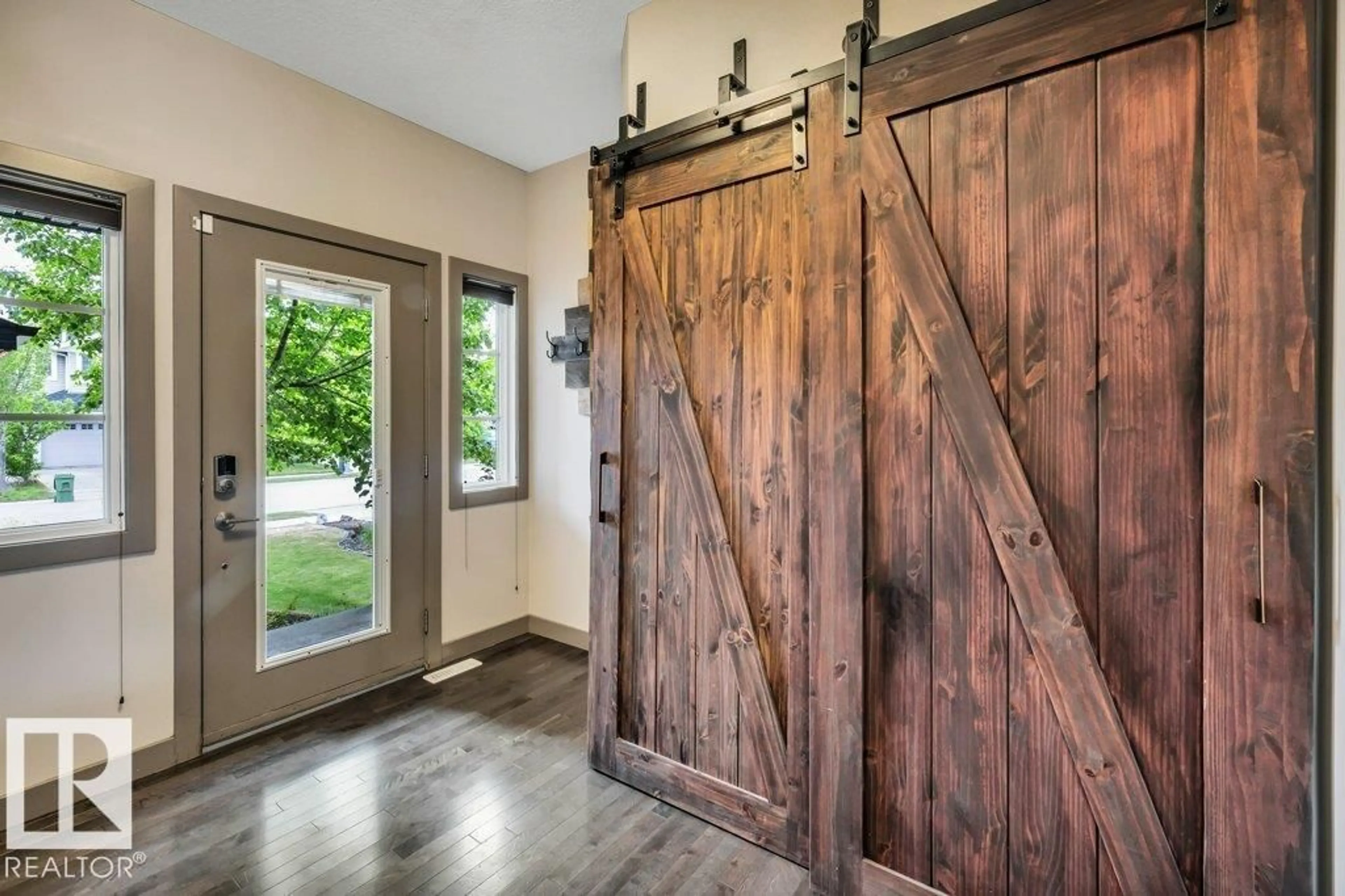 Indoor entryway for NW - 1107 CHAHLEY CT, Edmonton Alberta T6M0K5