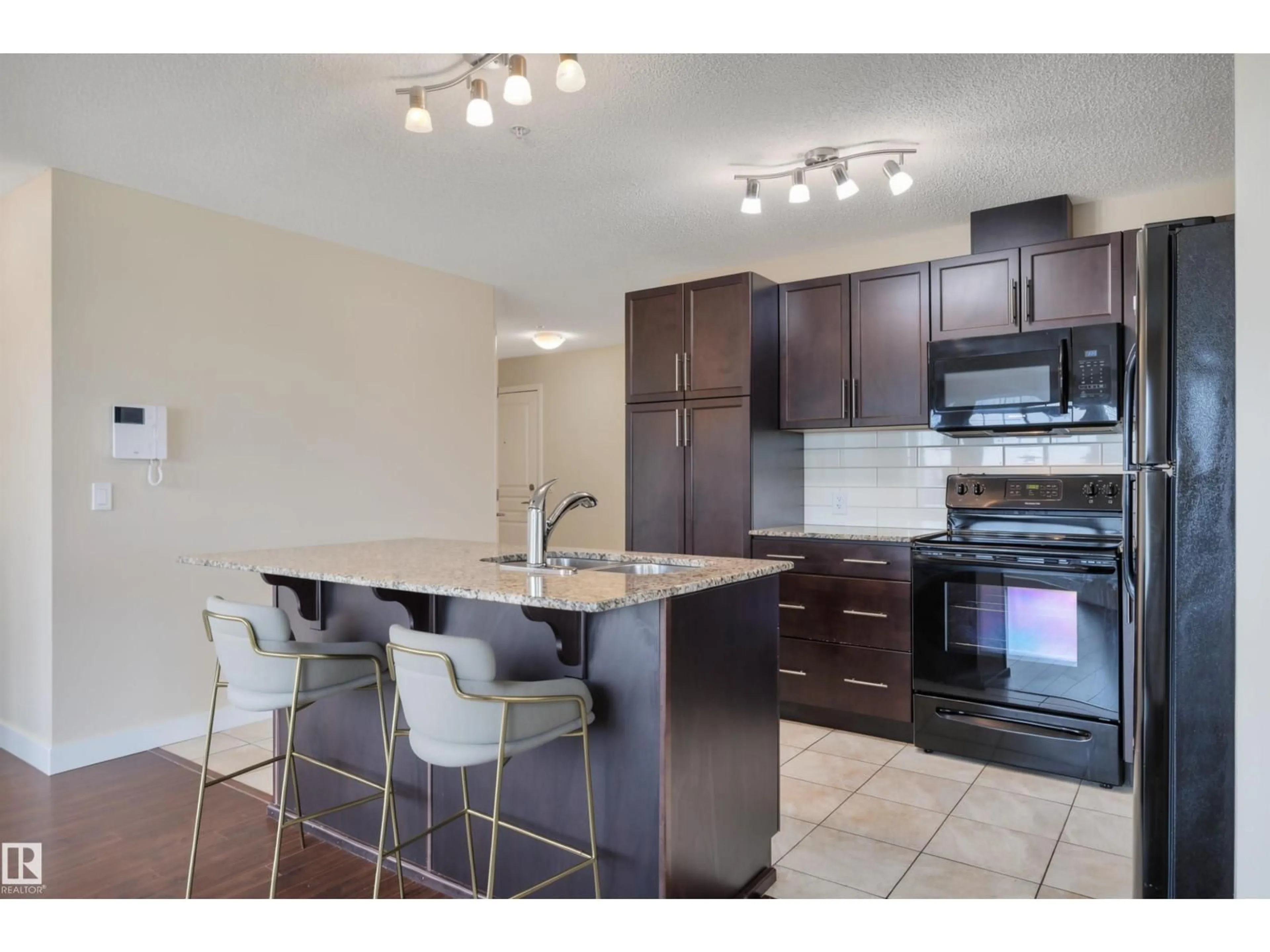 Open concept kitchen, unknown for 3303 AUGUSTINE CR, Sherwood Park Alberta T8H0X8