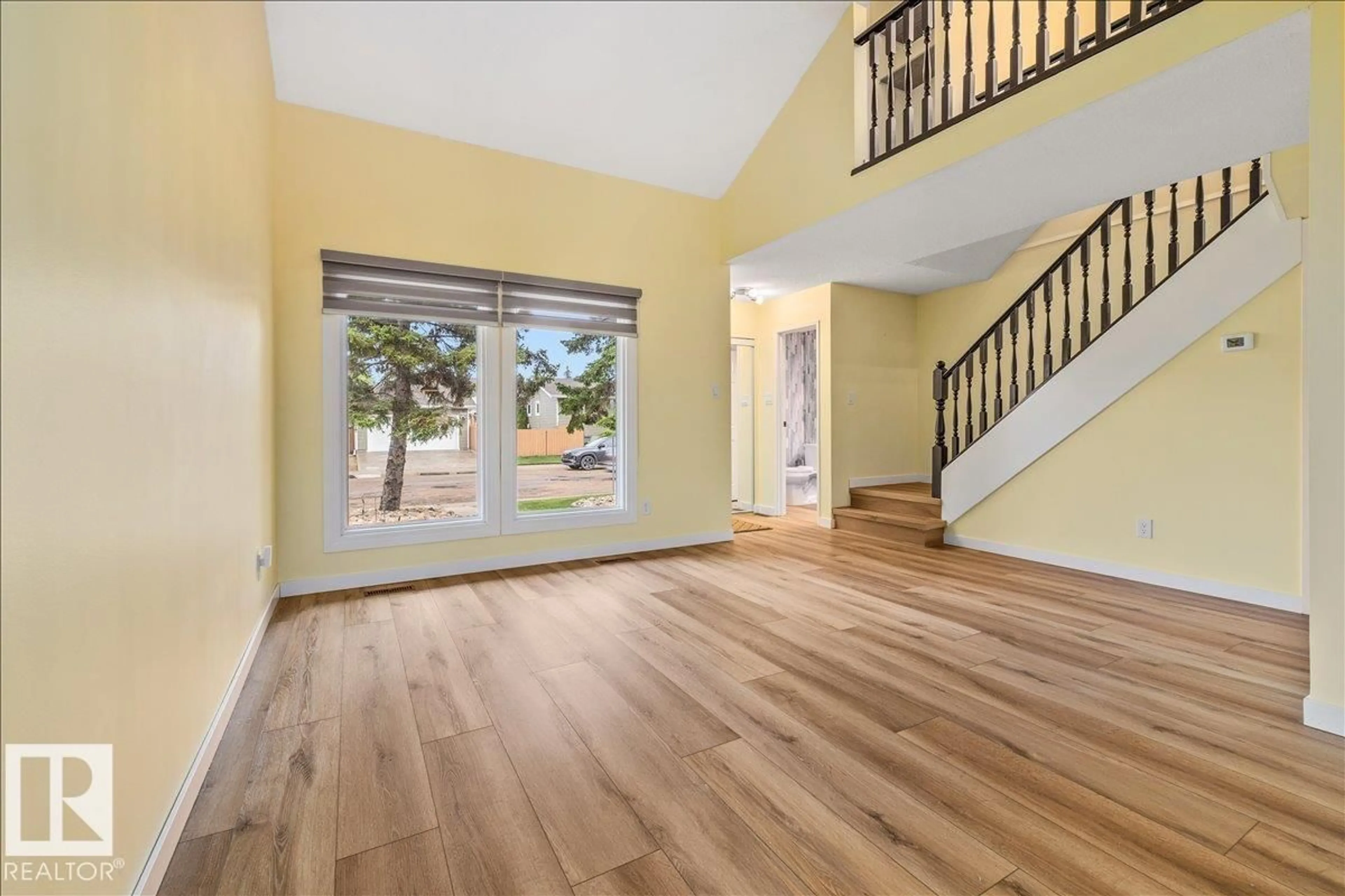 Unknown for 5327 HILL VIEW CR, Edmonton Alberta T6L1V9