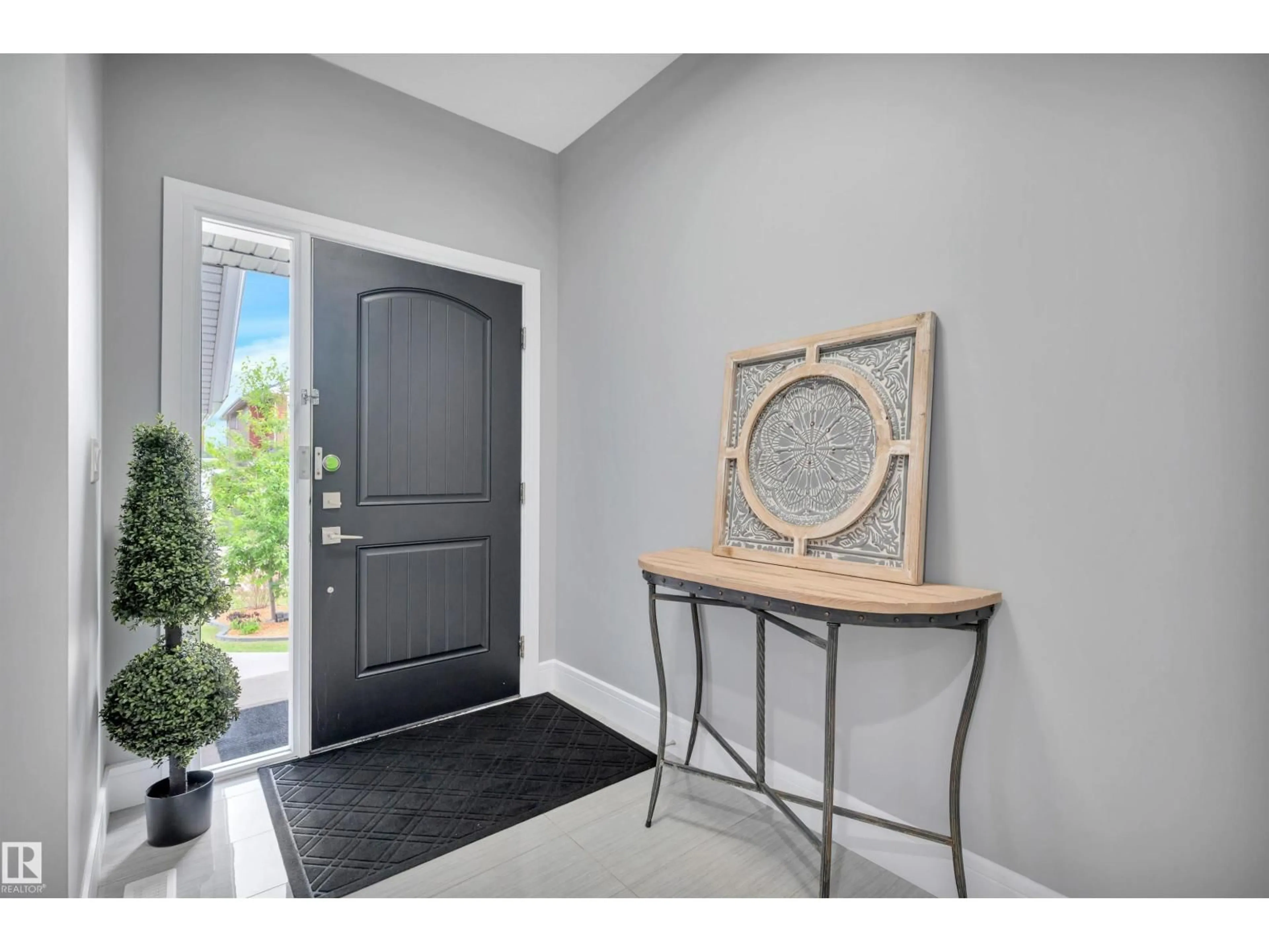 Indoor entryway for 3898 ROBINS CR, Edmonton Alberta T5S0M9