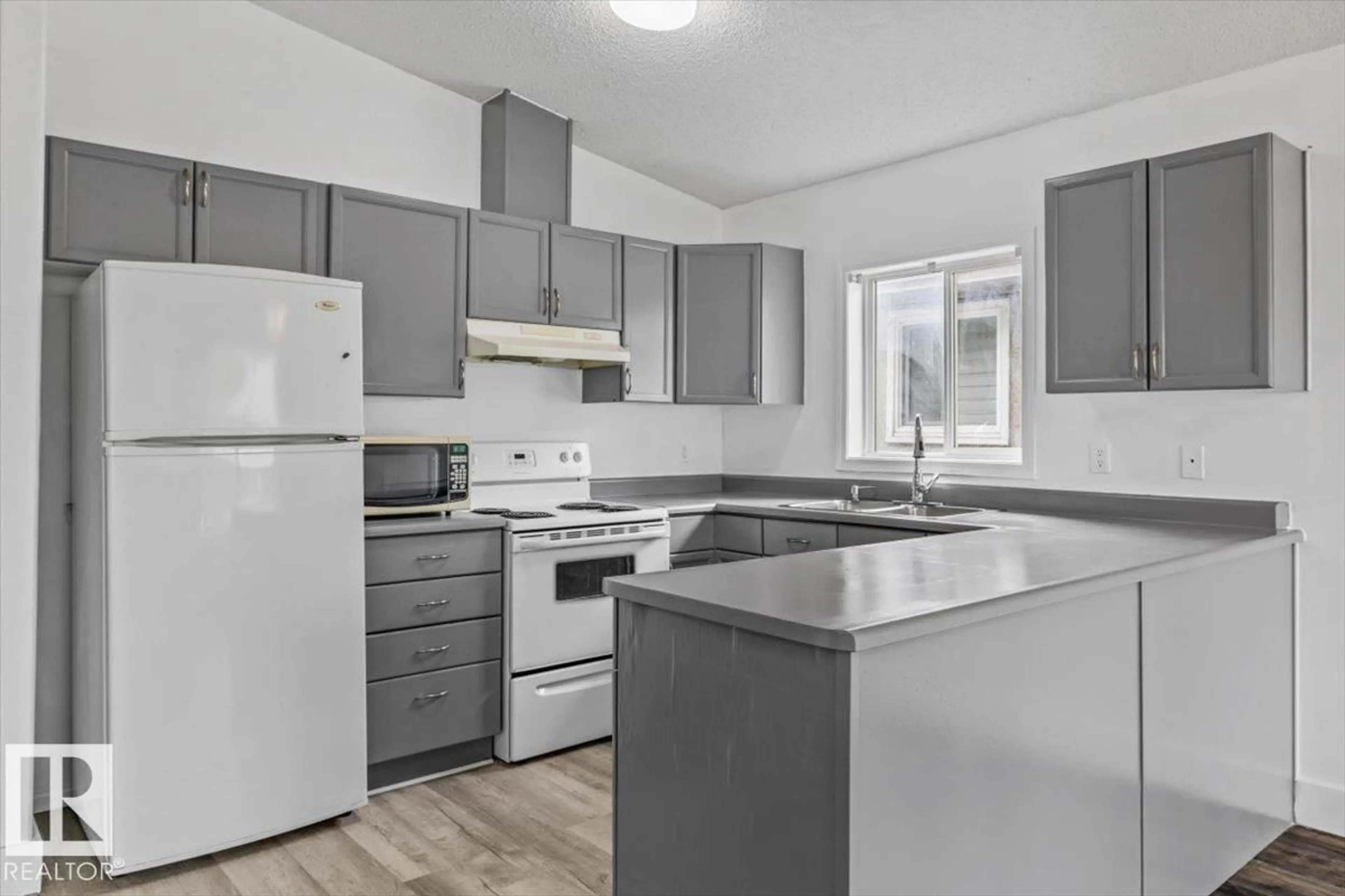 Standard kitchen, unknown for NW - 11229 85 ST, Edmonton Alberta T5B3C6