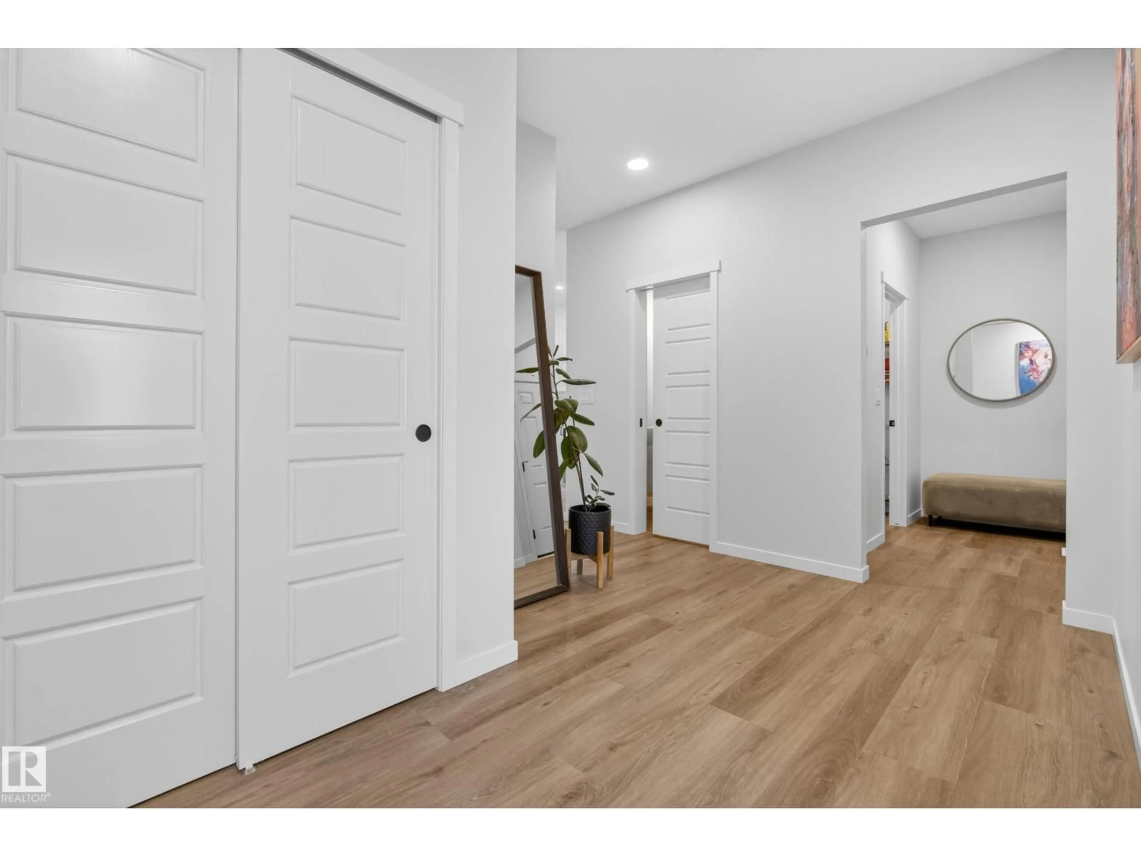 Indoor entryway for 22836 94 AV, Edmonton Alberta T5T3Y2