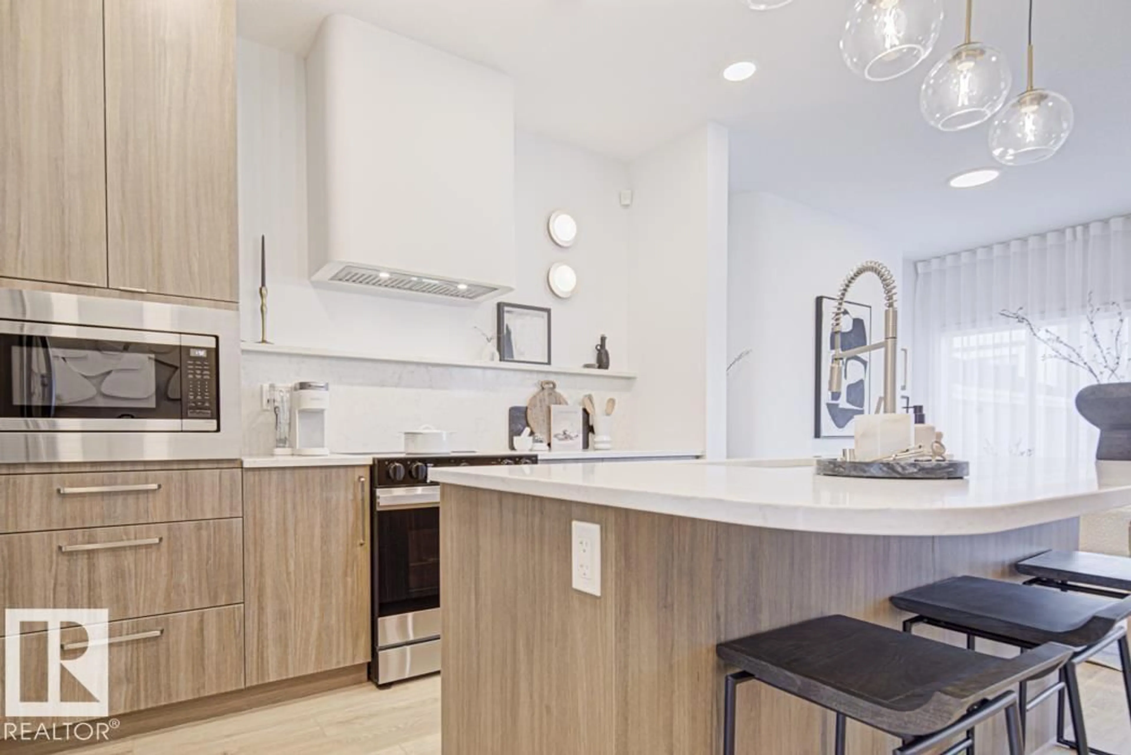 Contemporary kitchen, unknown for 4201 63 ST, Beaumont Alberta T4X0X5