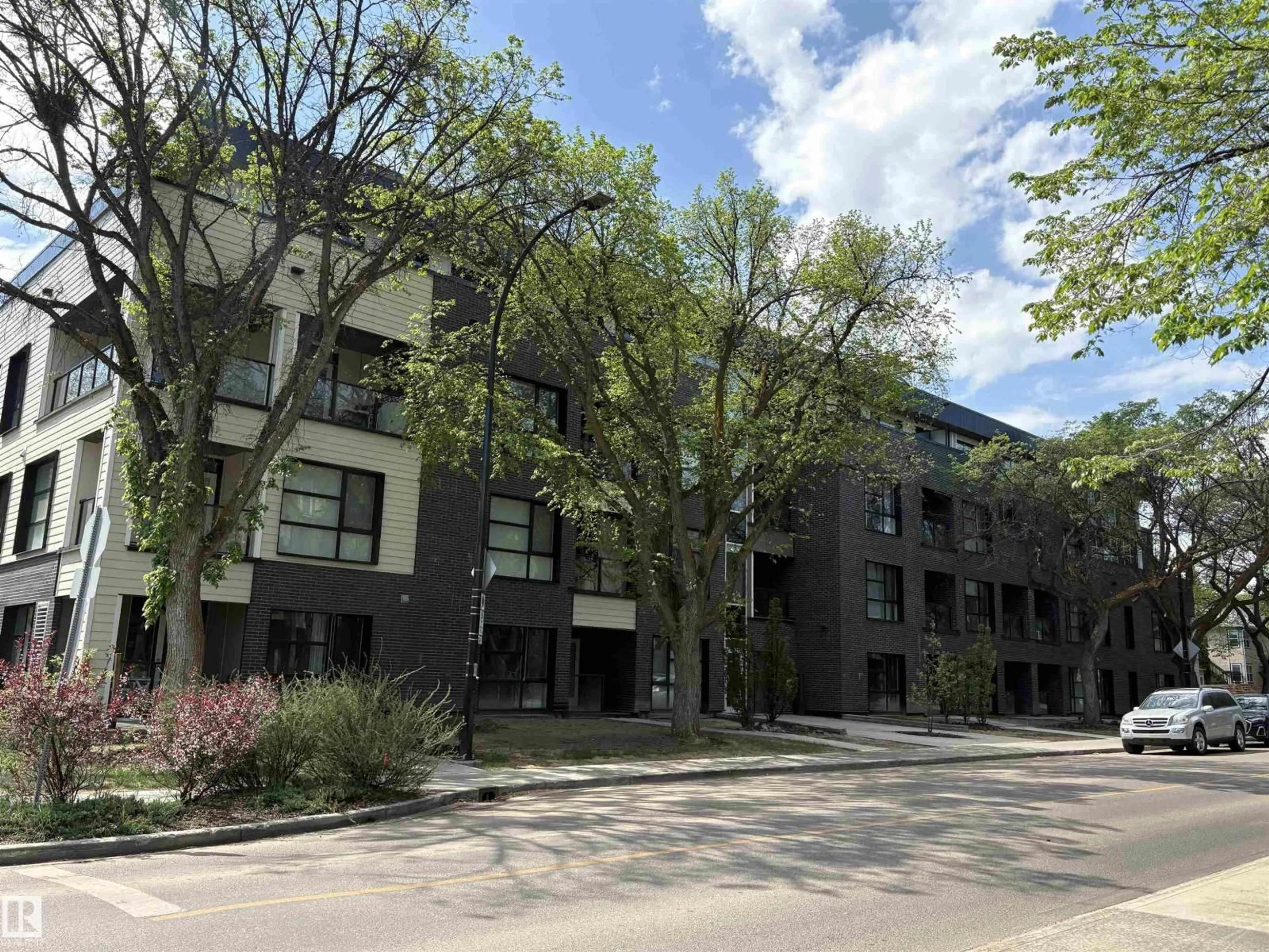 A pic from outside/outdoor area/front of a property/back of a property/a pic from drone, street for 311 - 11503 76 AV, Edmonton Alberta T6G0K6