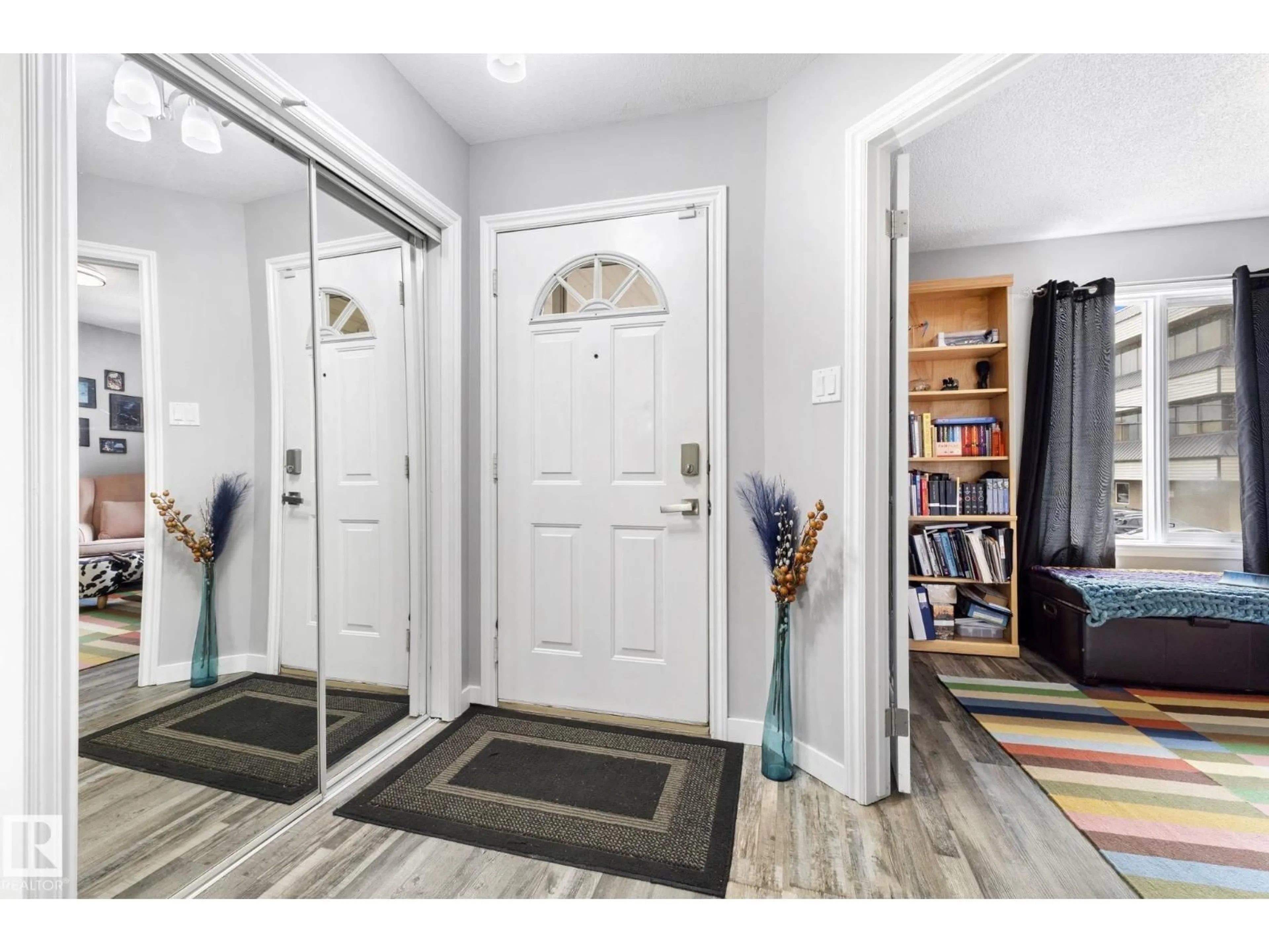 Indoor entryway for 9814 108 A, Fort Saskatchewan Alberta T8L4C7