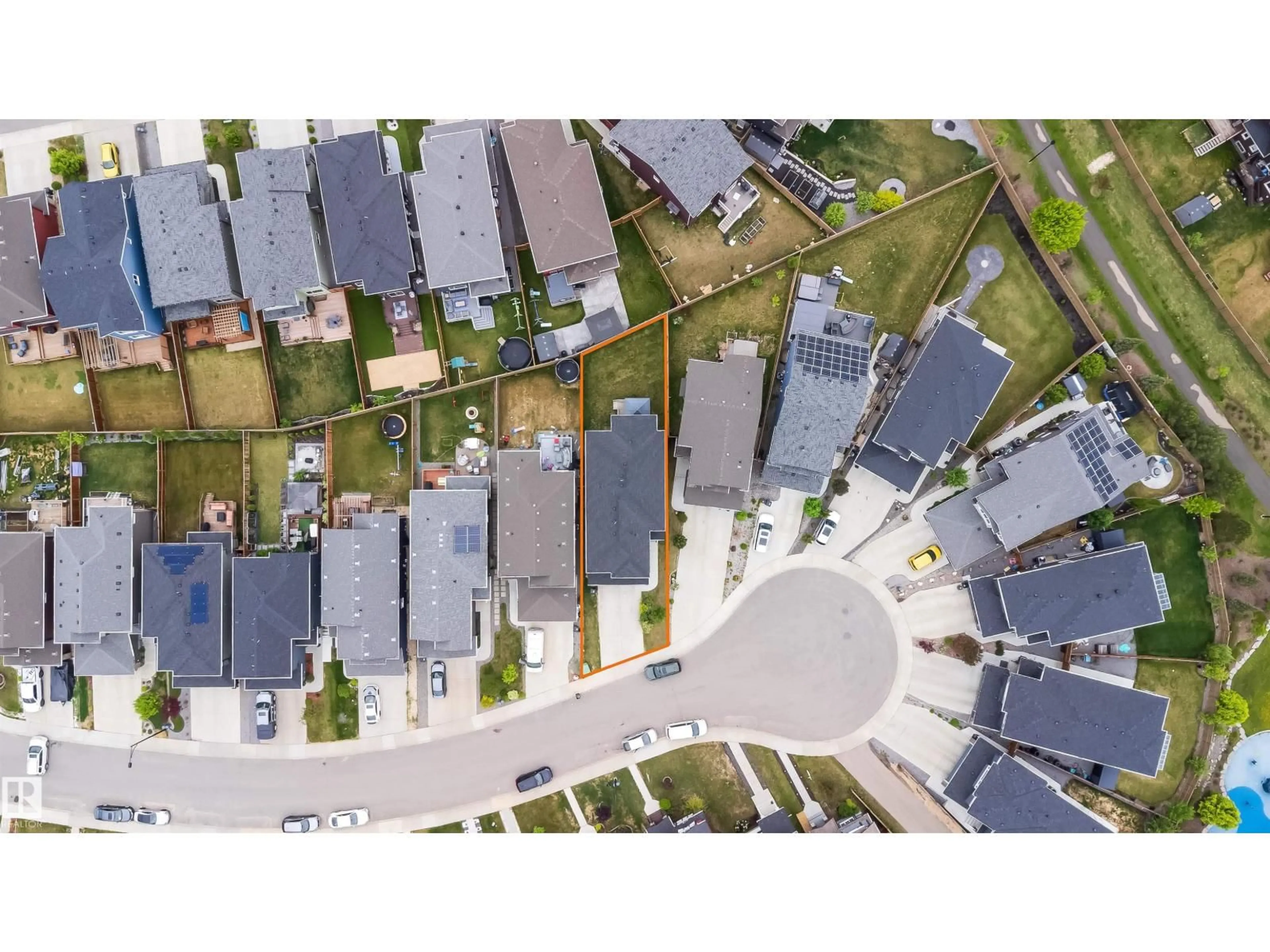 A pic from outside/outdoor area/front of a property/back of a property/a pic from drone, street for 2417 WONNACOTT CT, Edmonton Alberta T6X2K5