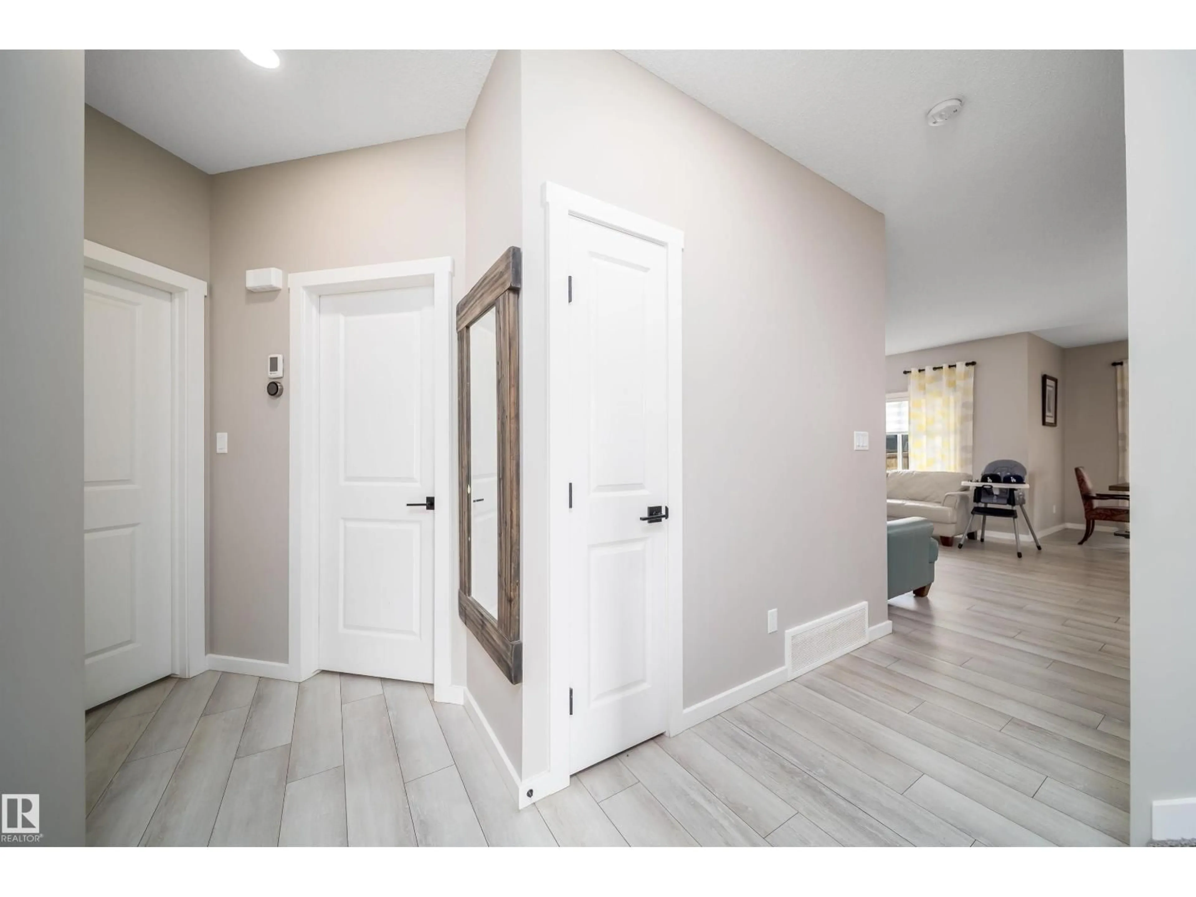 Indoor entryway for 2417 WONNACOTT CT, Edmonton Alberta T6X2K5