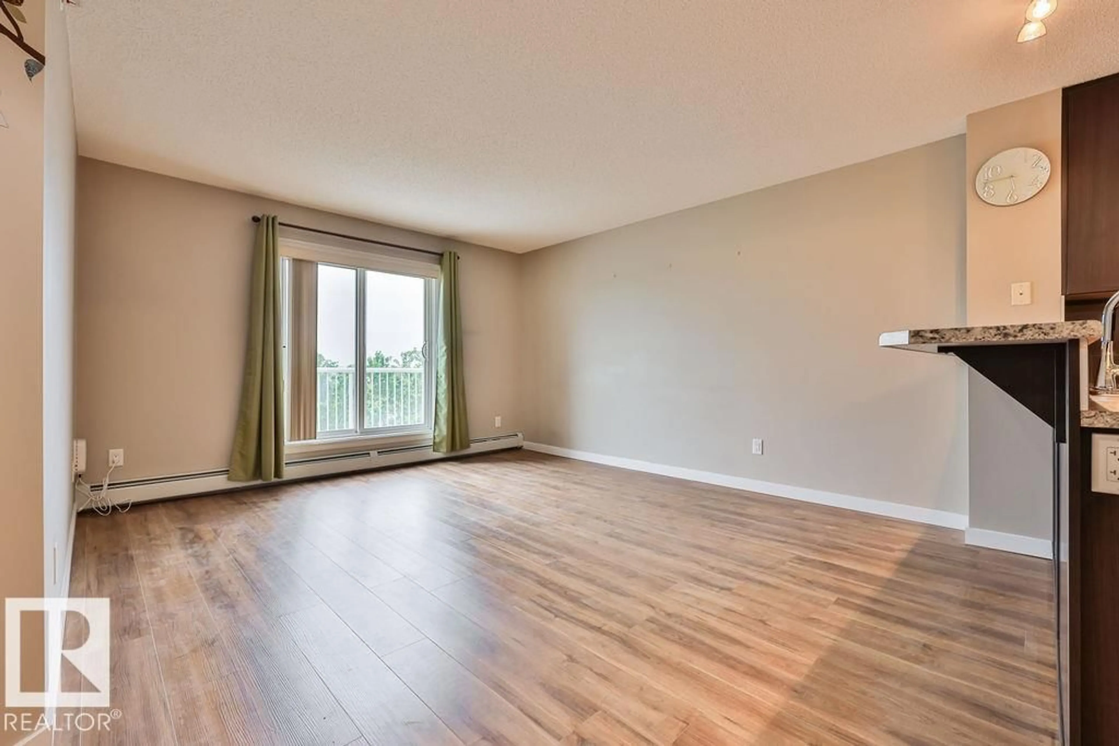 A pic of a room for 411 - 2204 44 AV NW, Edmonton Alberta T6T0G5