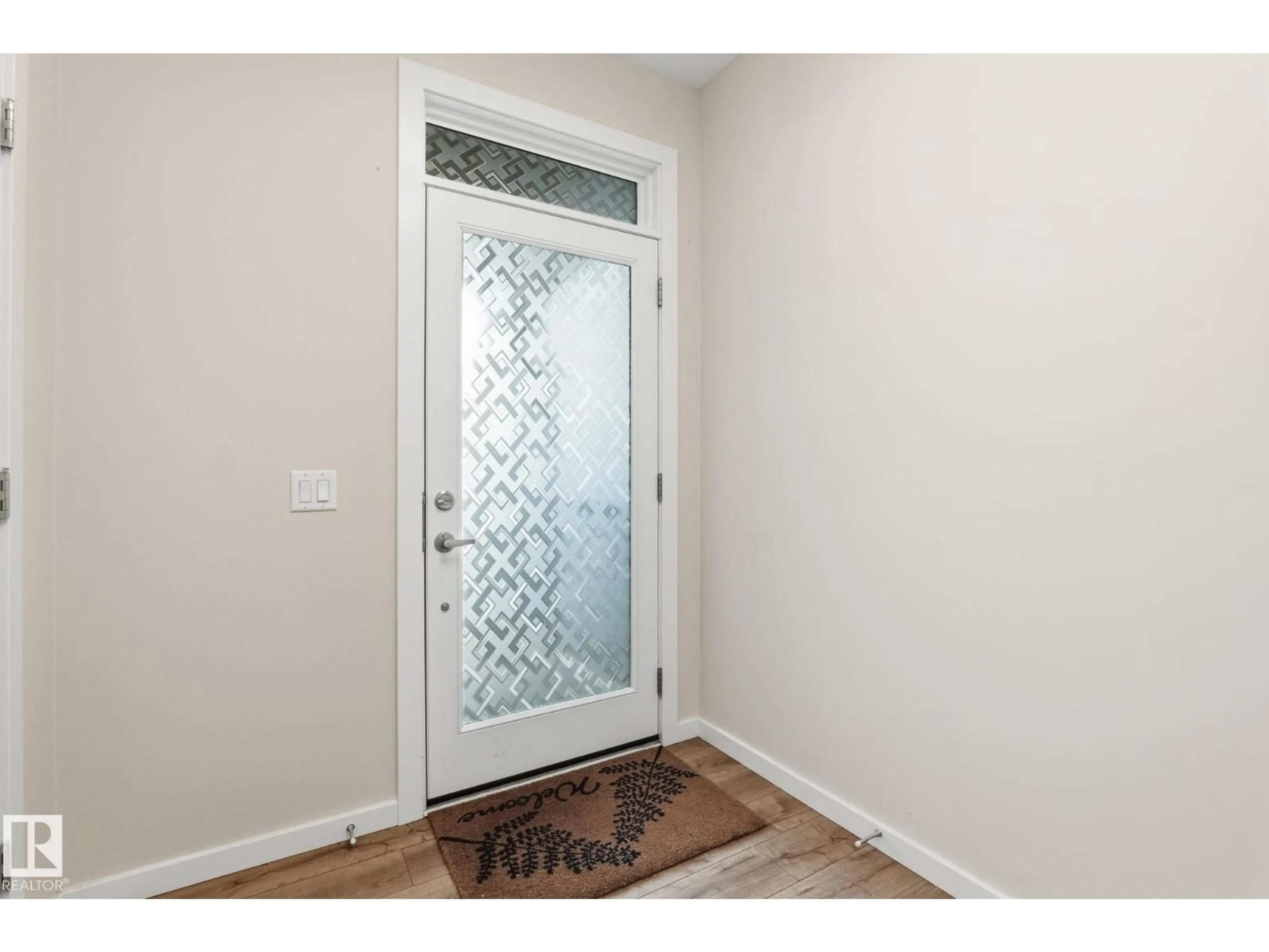 Indoor entryway for 20011 26 NW, Edmonton Alberta T6M1K3
