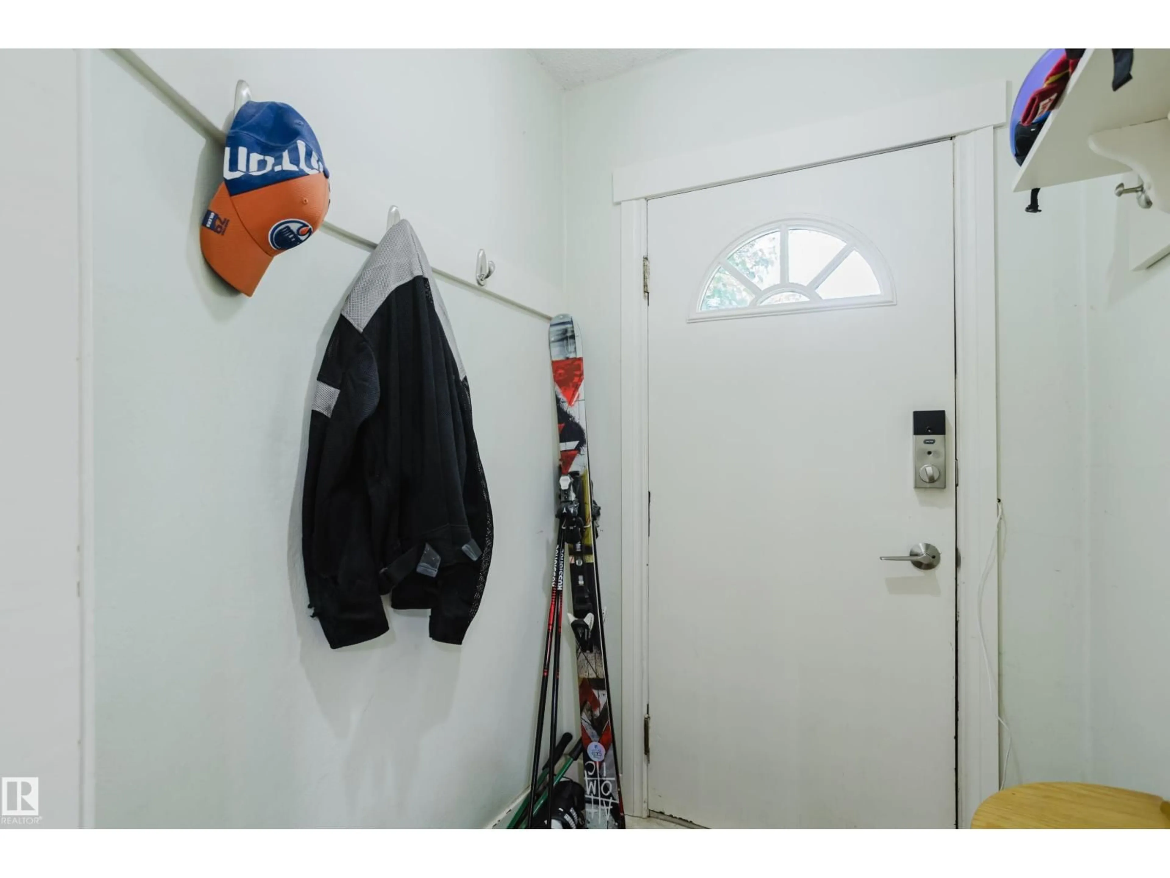 Indoor entryway for NW - 11158 65 ST, Edmonton Alberta T5W4K1