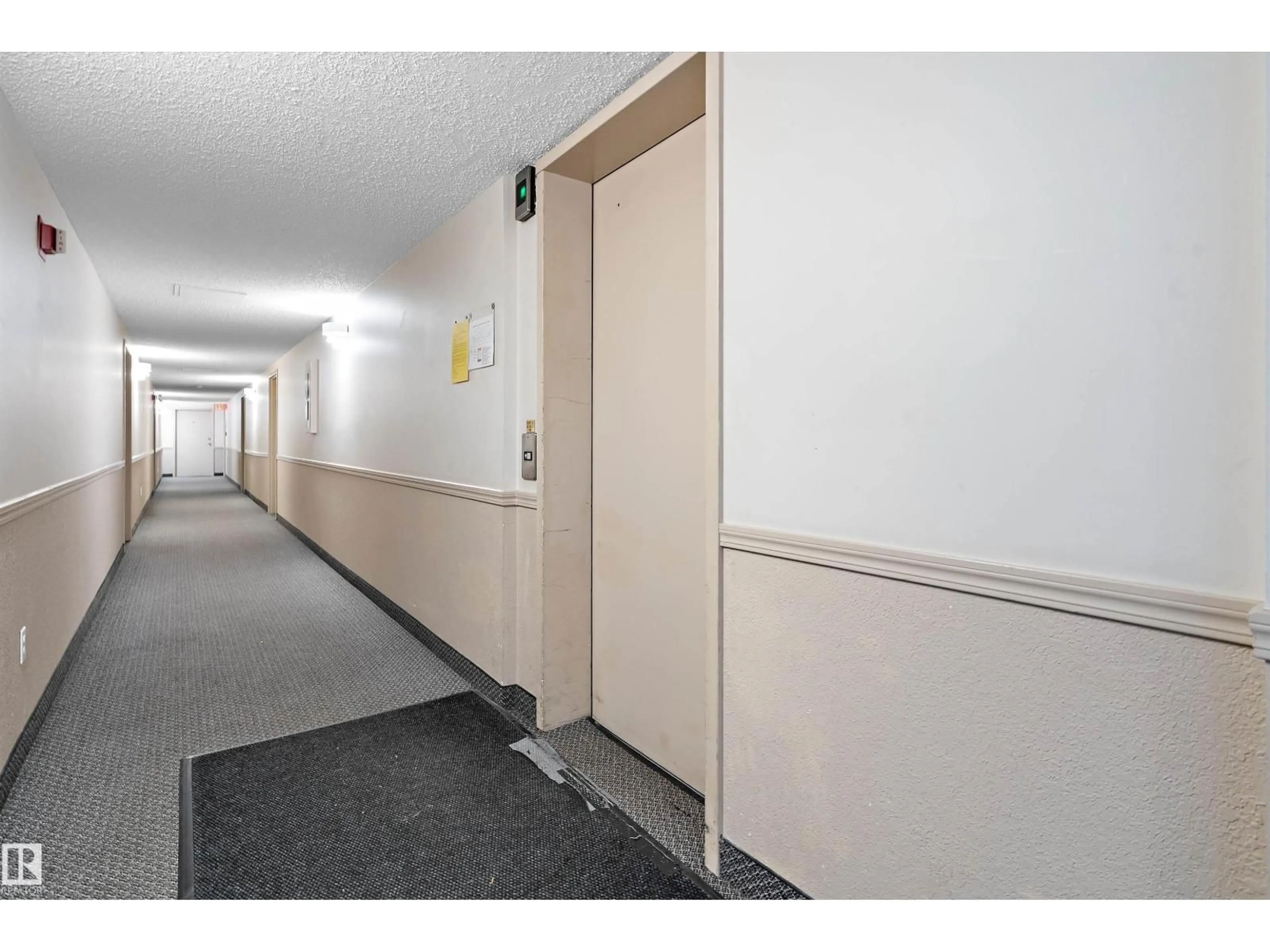 Indoor foyer for 420 - 6720 158 AV, Edmonton Alberta T5Z3B1