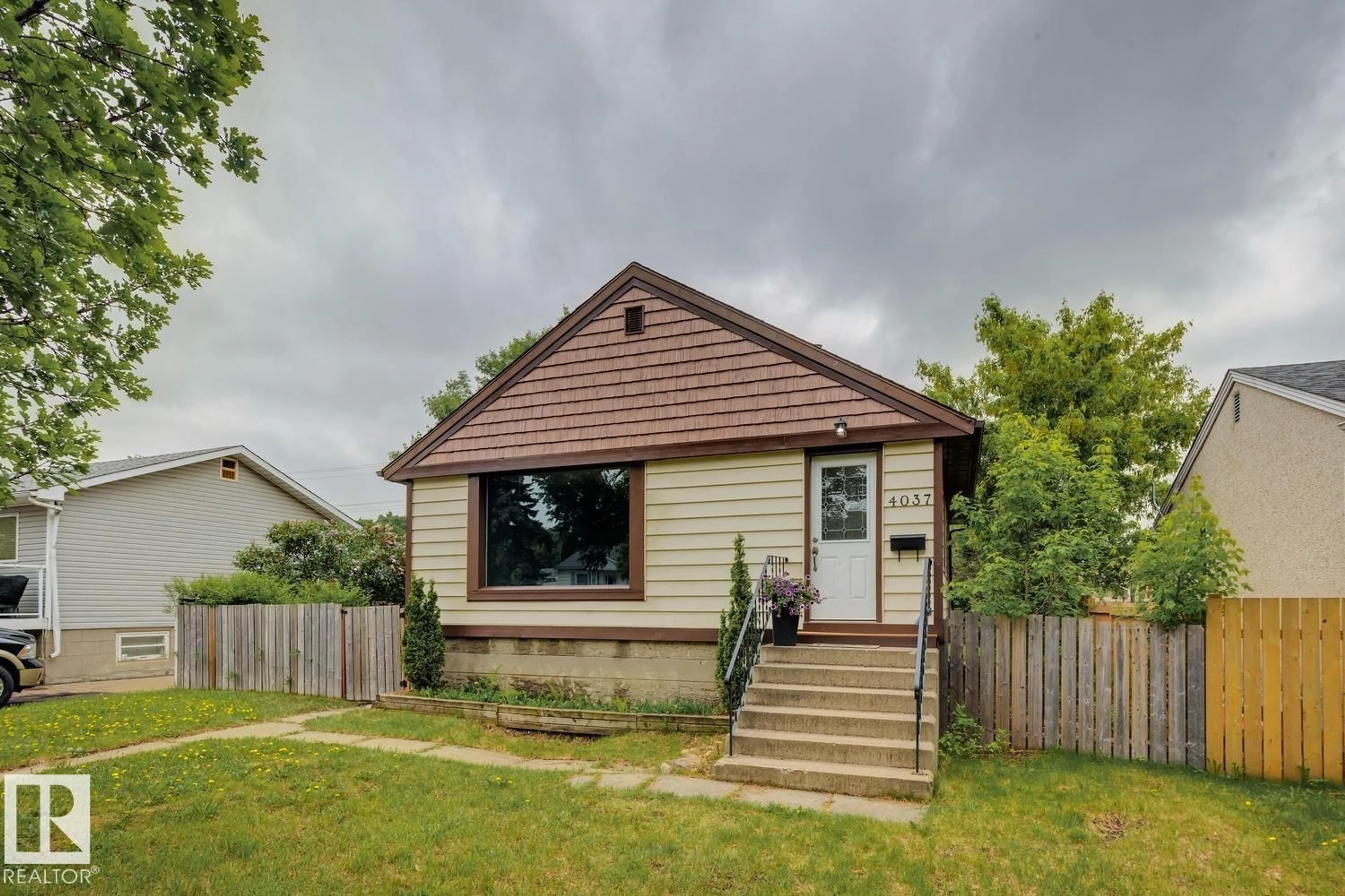 Unknown for 4037 114 AV, Edmonton Alberta T5W0S9