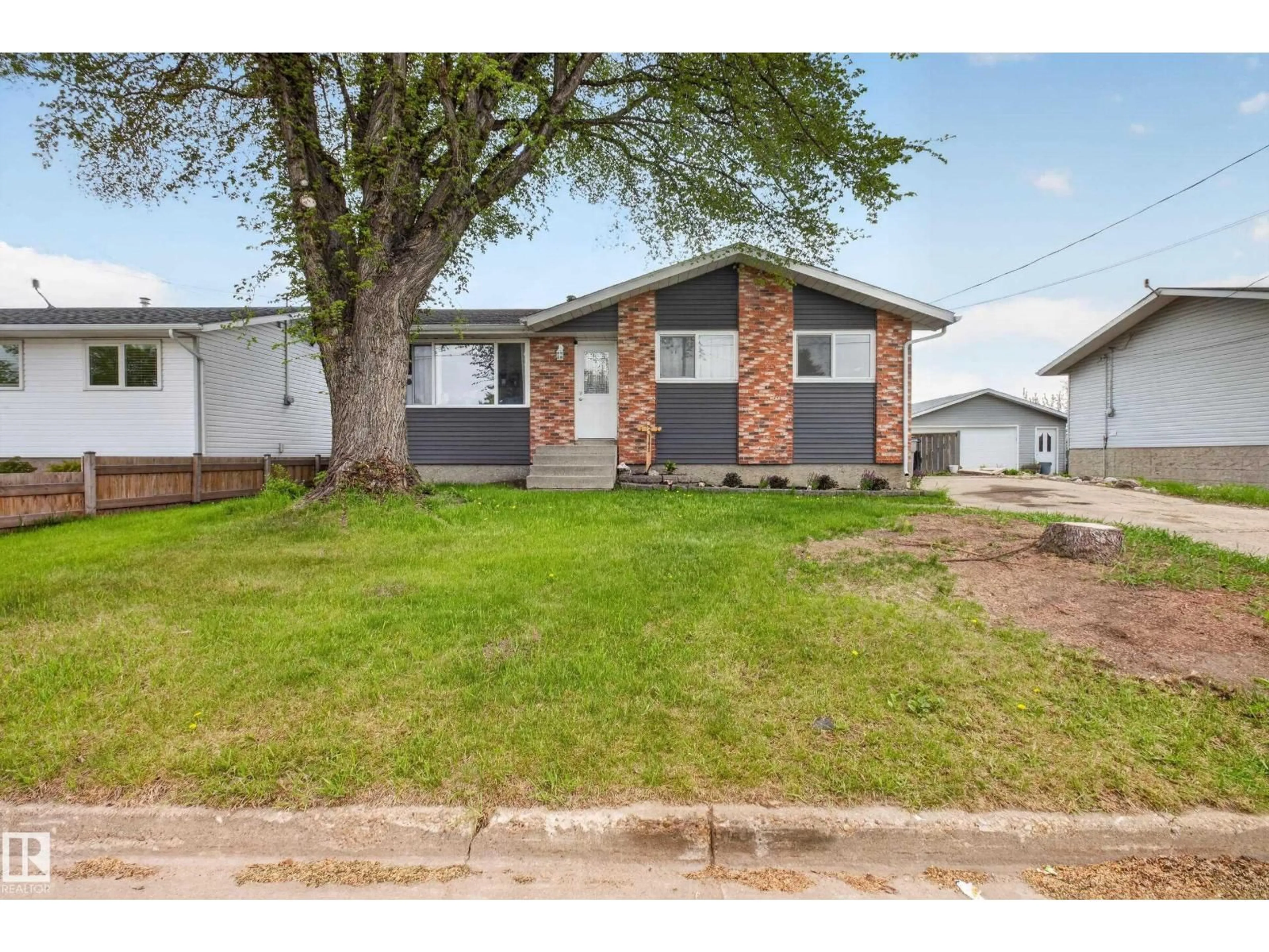 Unknown for 5311 50 ST, Legal Alberta T0B1L0