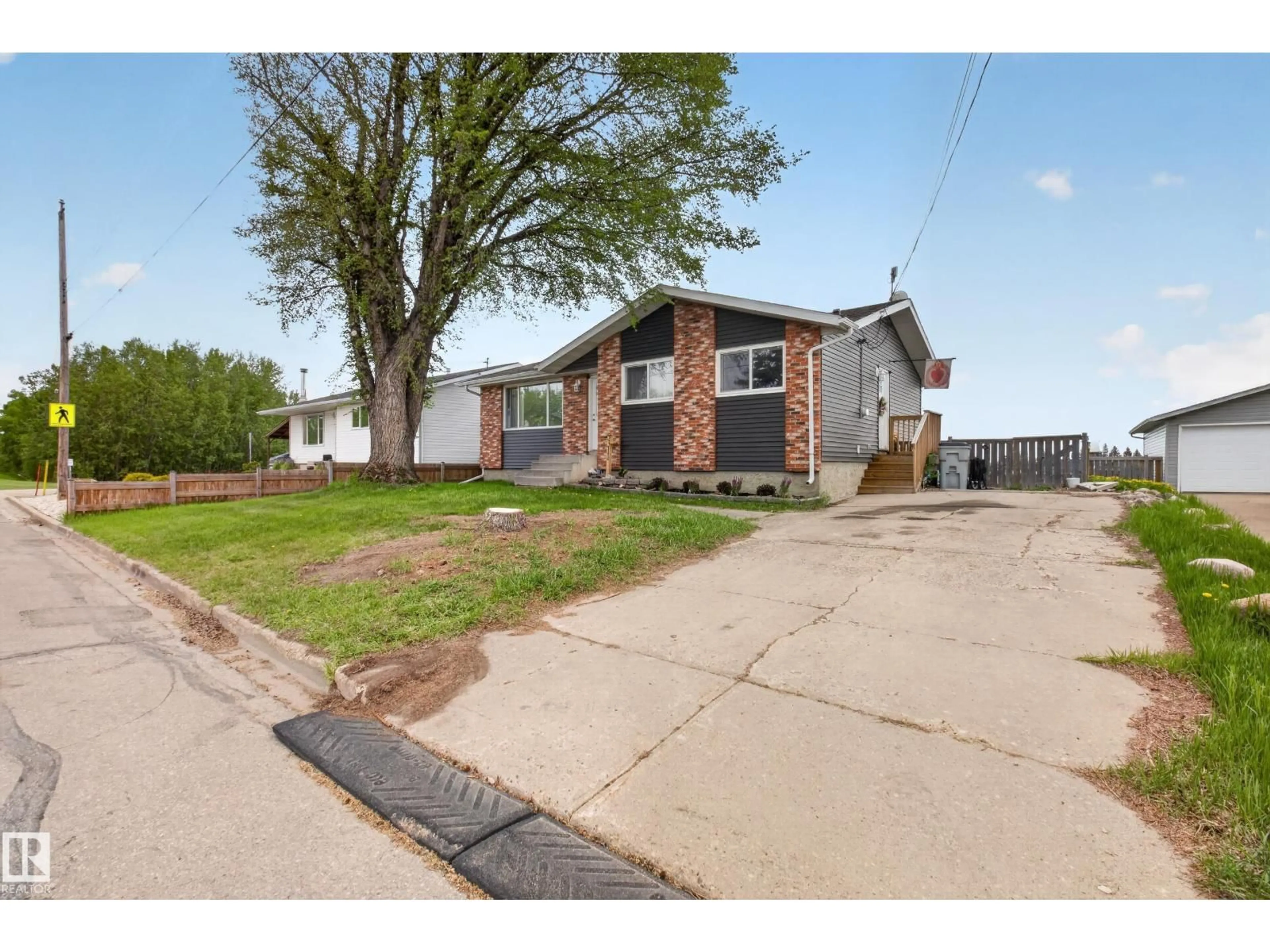 Unknown for 5311 50 ST, Legal Alberta T0B1L0