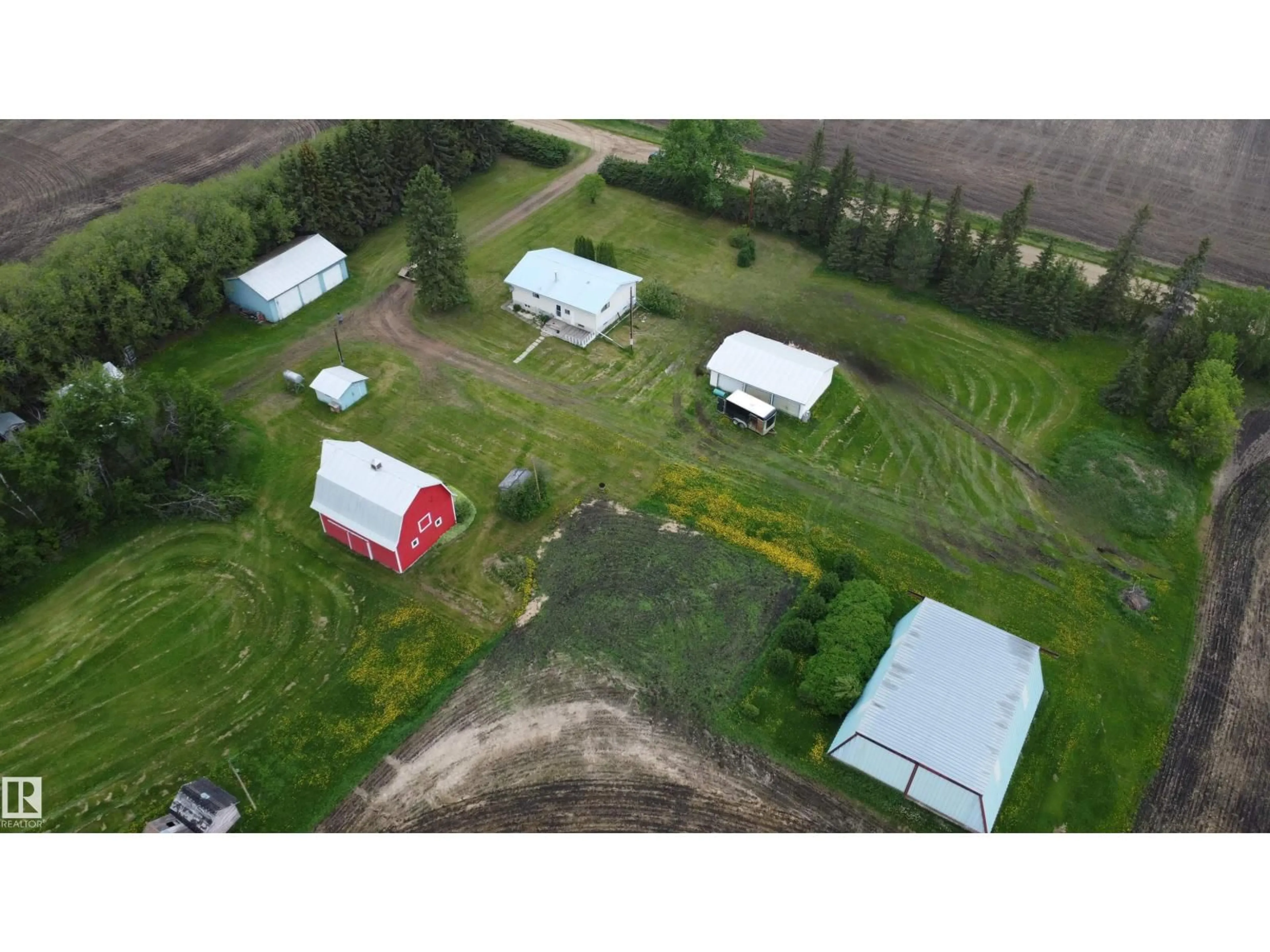 A pic from outside/outdoor area/front of a property/back of a property/a pic from drone, building for 2021 TWP RD 604, Rural Westlock County Alberta T7P2N9