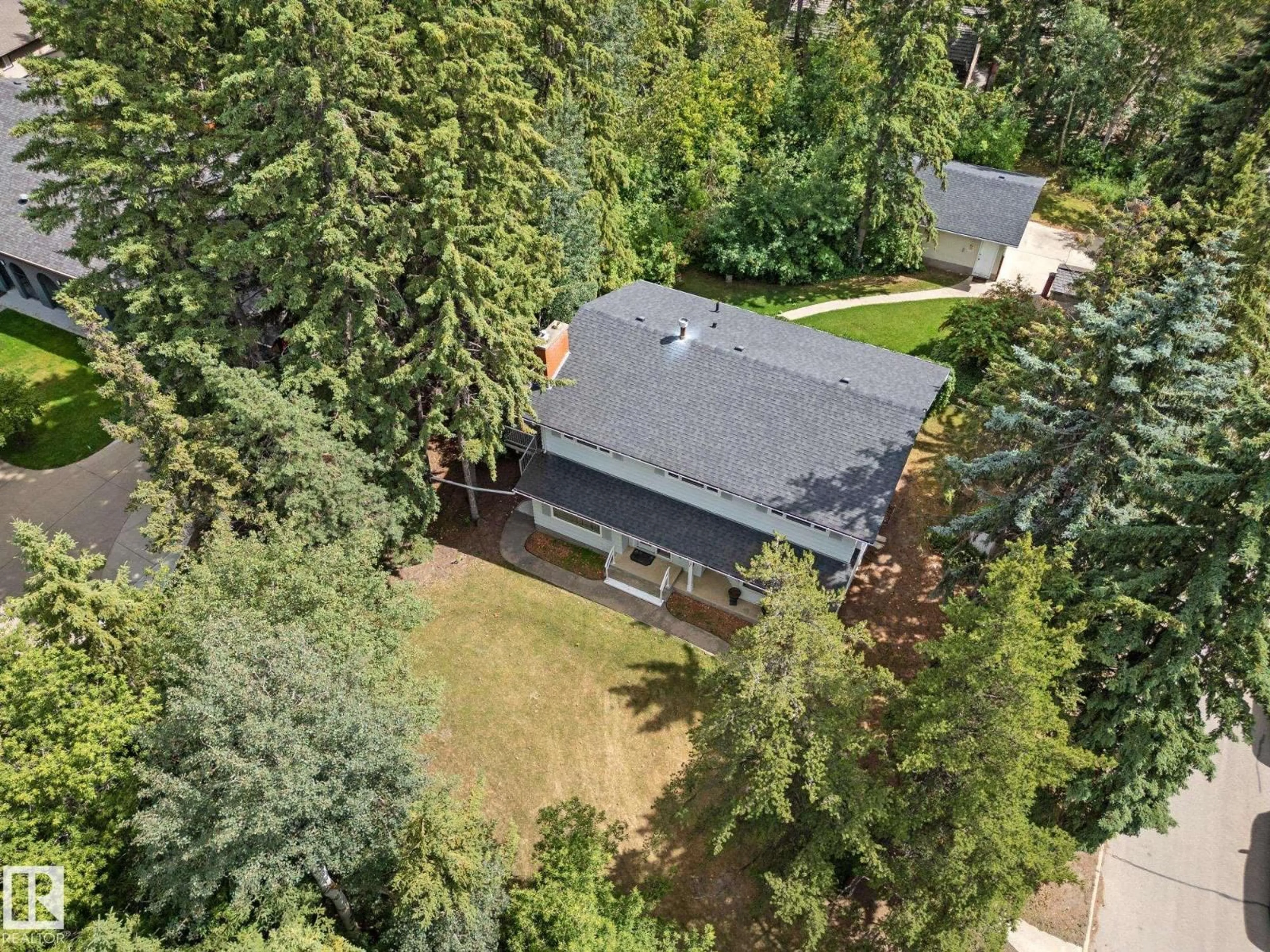 A pic from outside/outdoor area/front of a property/back of a property/a pic from drone, unknown for 9 GLENVIEW CR, St. Albert Alberta T8N1B6