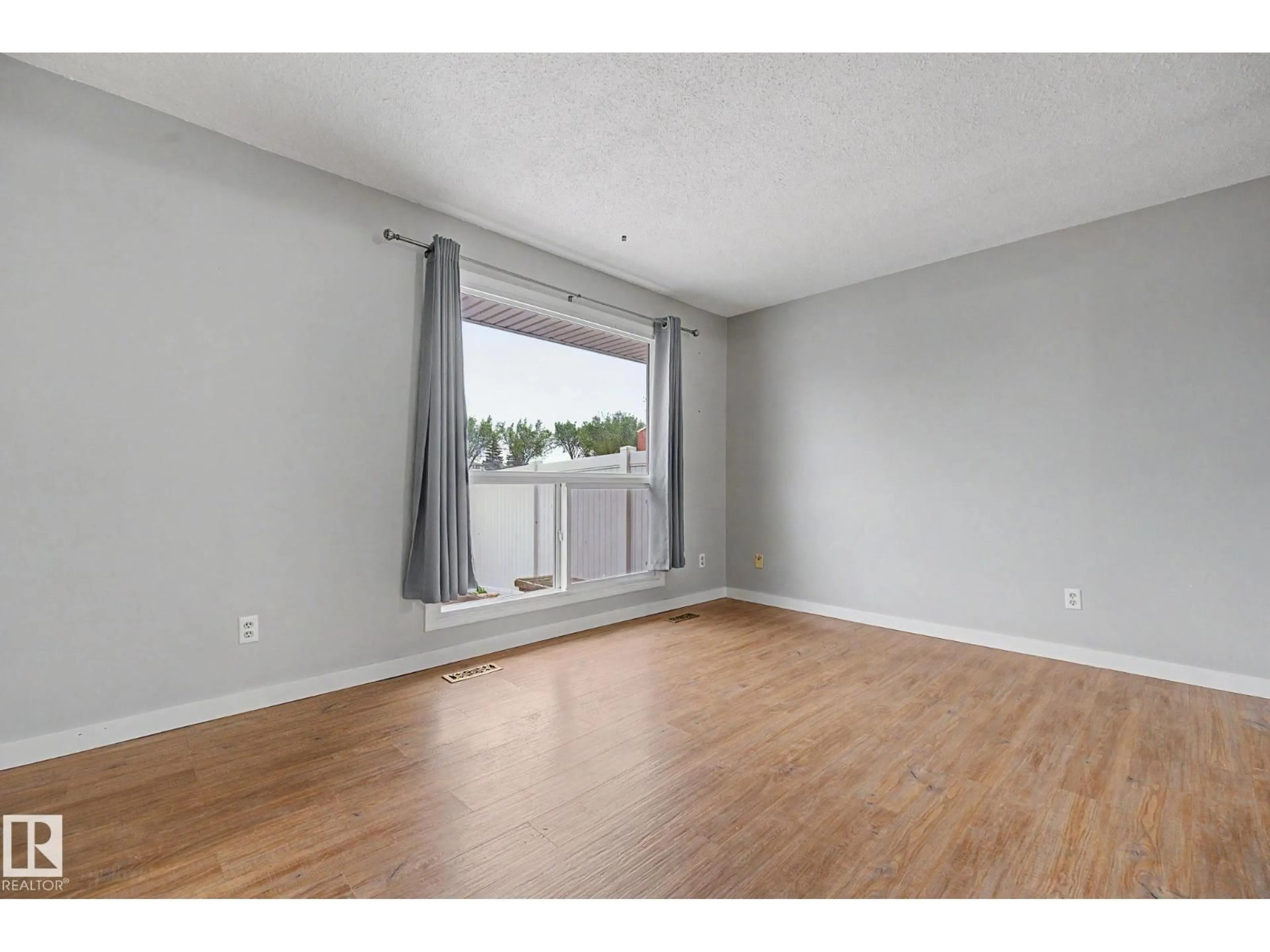 A pic of a room for NW - 13303 47 ST, Edmonton Alberta T5A3L5