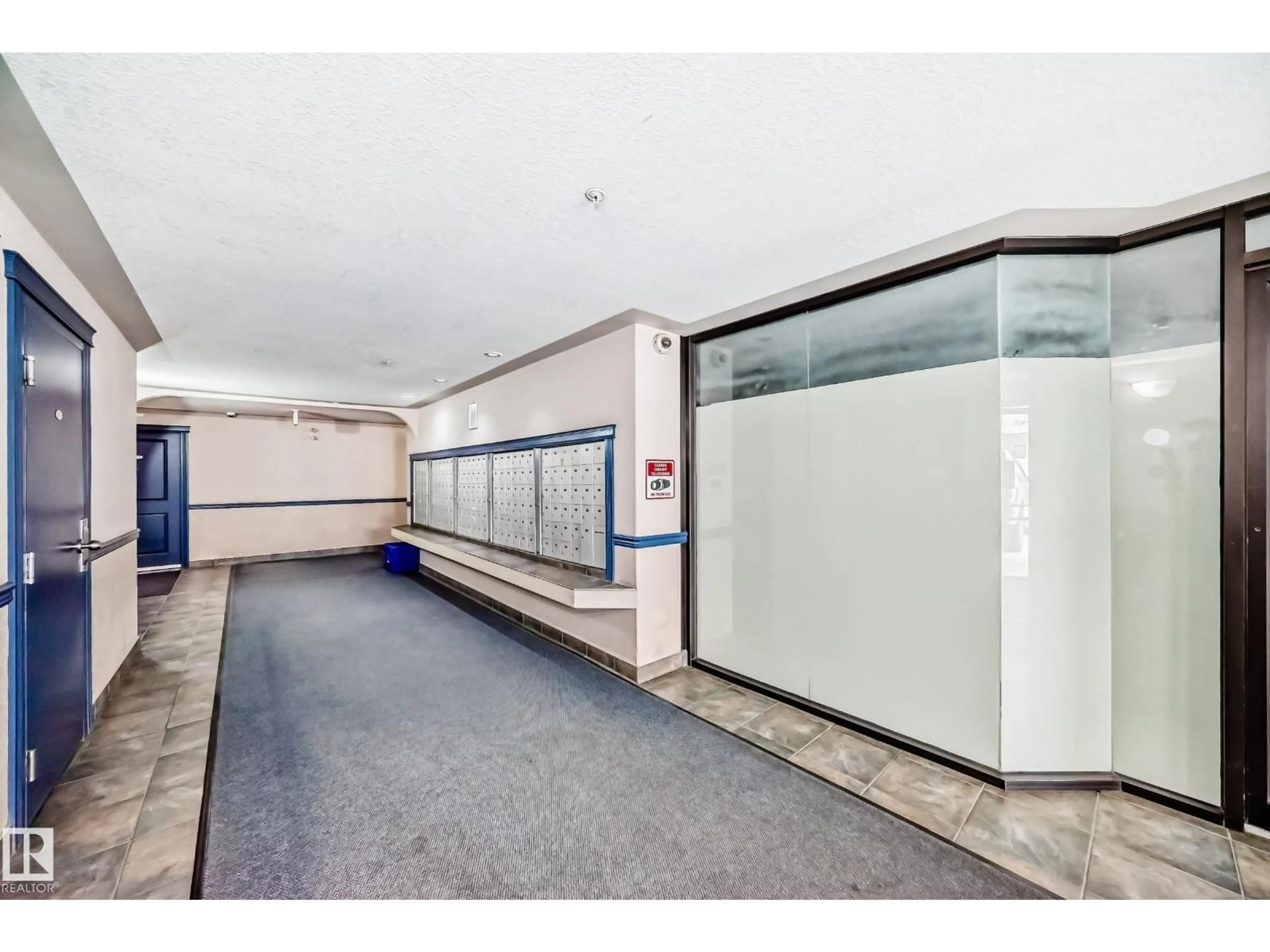 Indoor foyer for 126 10535 122 ST NW, Edmonton Alberta T5N4B7