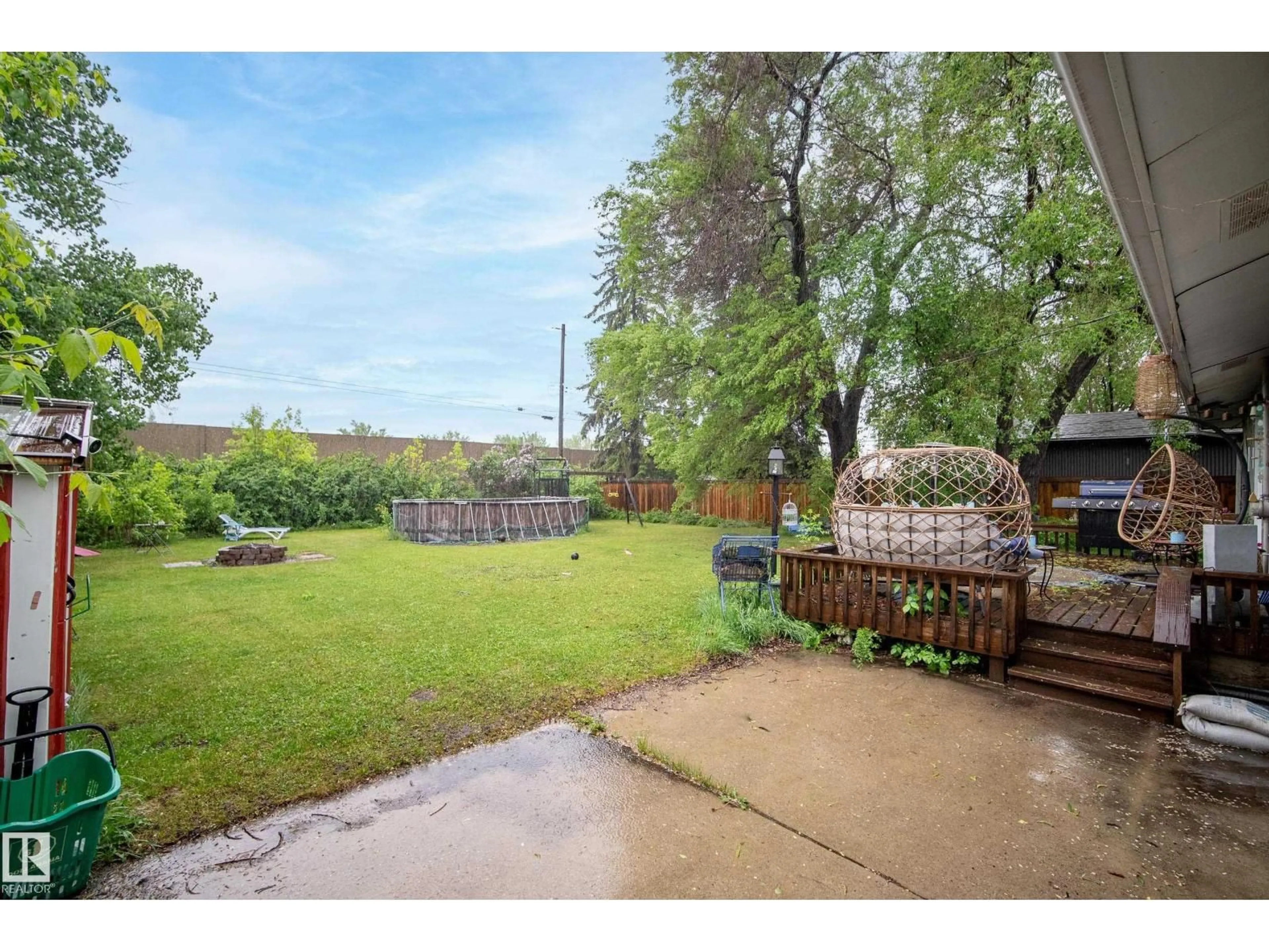 Patio, water/lake/river/ocean view for 970 ALDER AV, Sherwood Park Alberta T8A1V6