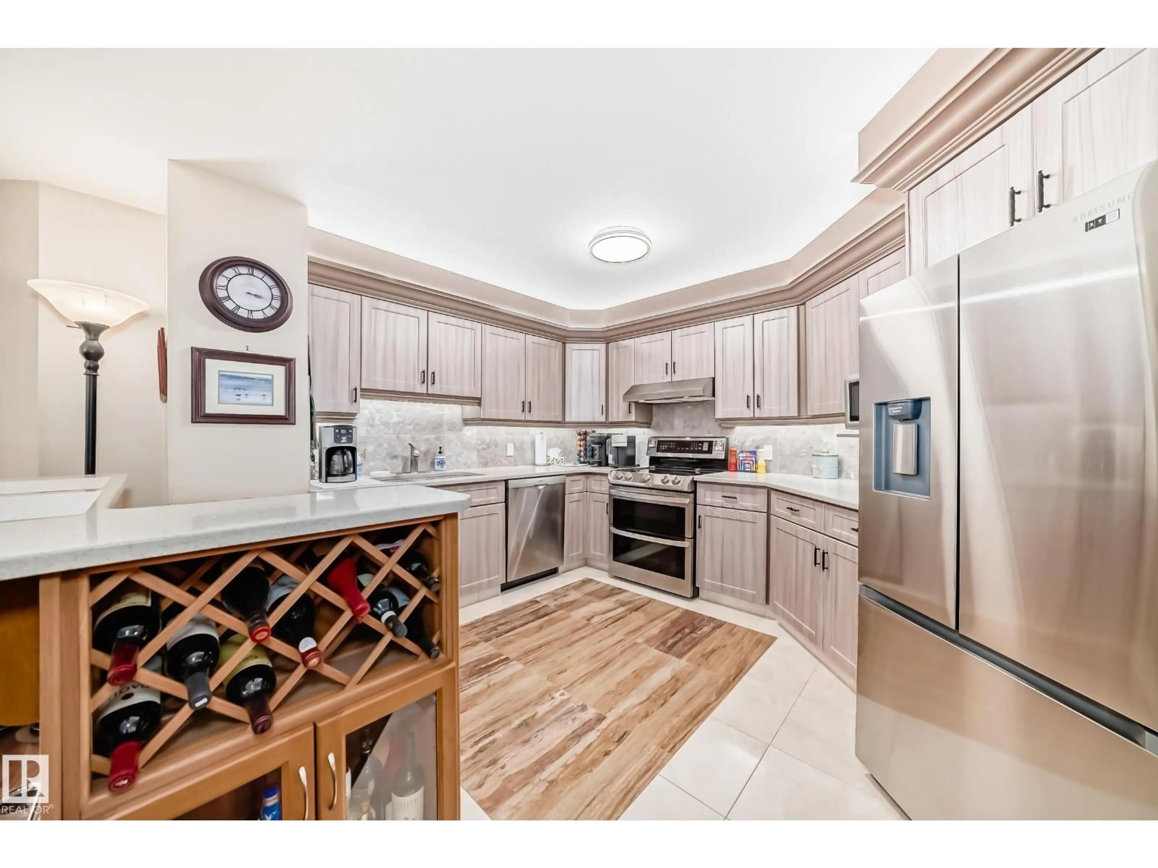 Open concept kitchen, ceramic/tile floor for 3 - 512 PERRON ST, St. Albert Alberta T8N5Z5