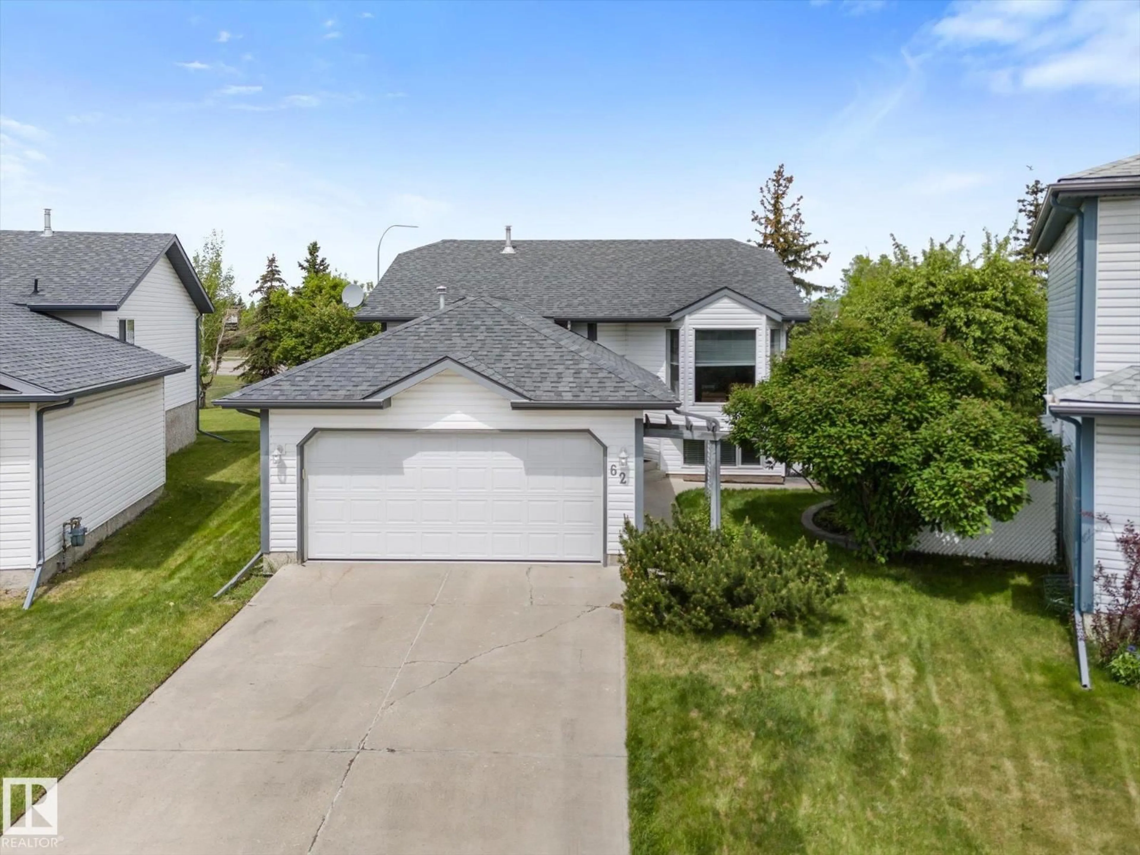 A pic from outside/outdoor area/front of a property/back of a property/a pic from drone, street for 62 HEATHERGLEN CR, Spruce Grove Alberta T7X3X5
