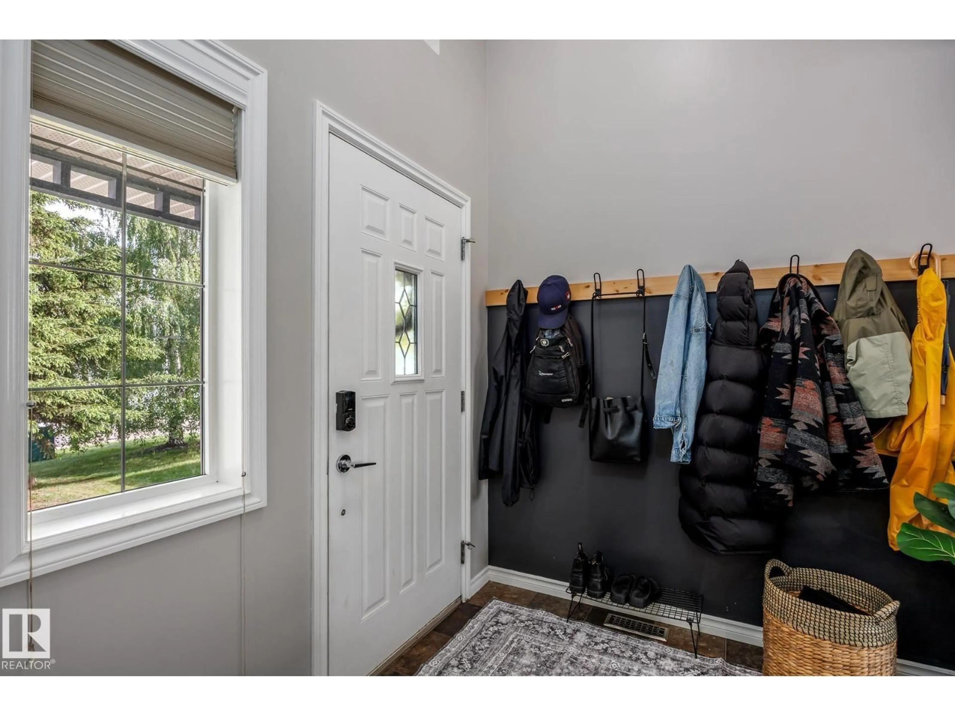 Indoor entryway for 30 CROCUS CR, Sherwood Park Alberta T8H2J9