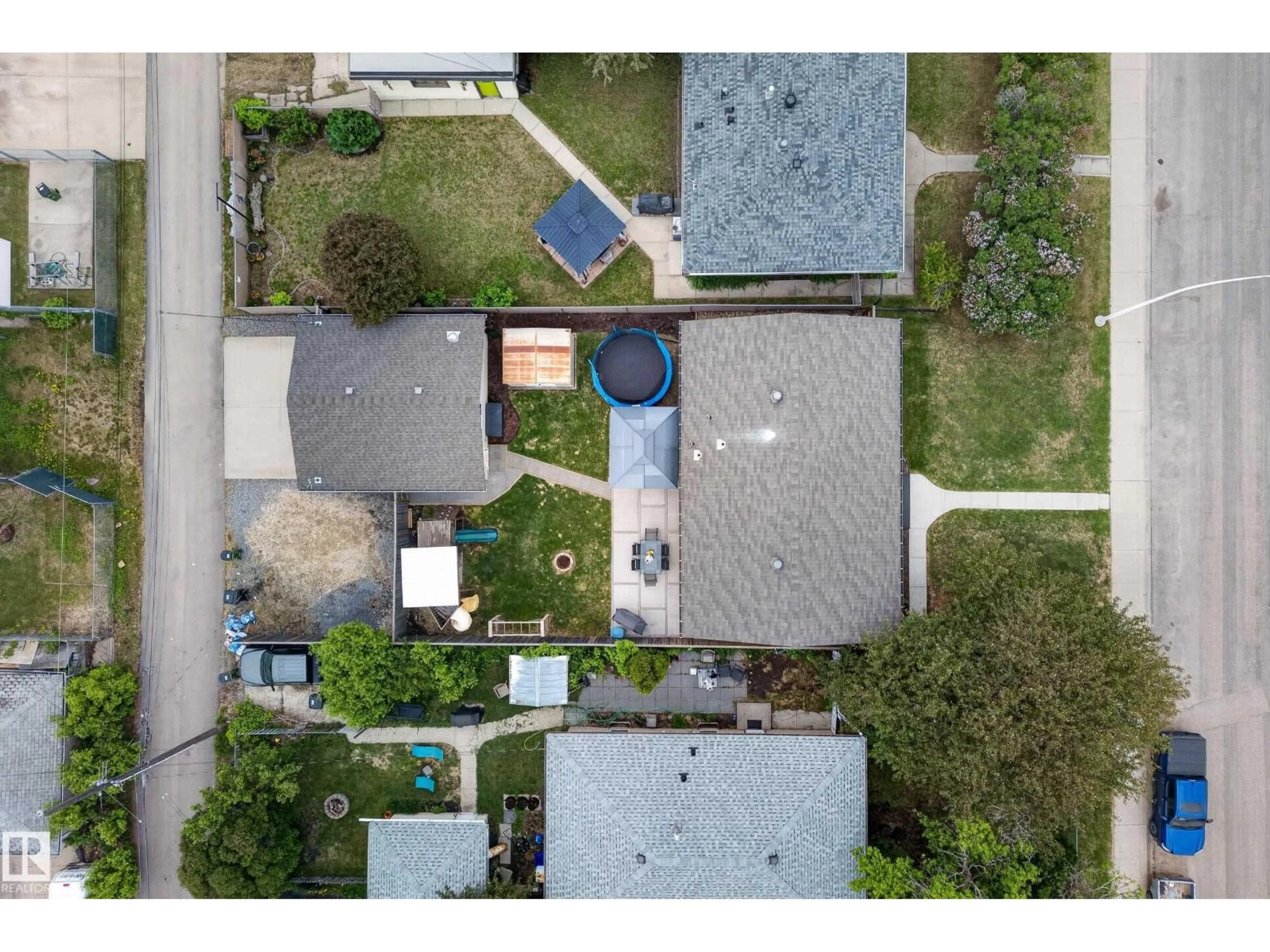 A pic from outside/outdoor area/front of a property/back of a property/a pic from drone, street for 16105 109A AV AV, Edmonton Alberta T5P1C5