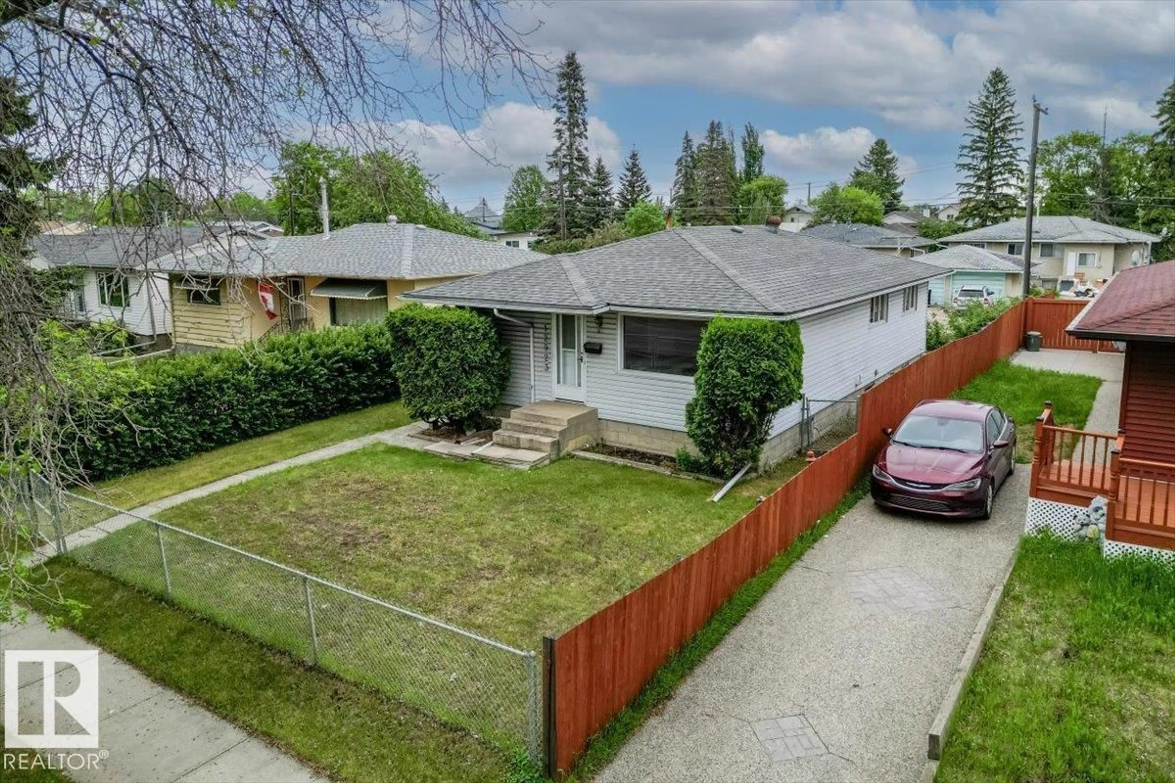 A pic from outside/outdoor area/front of a property/back of a property/a pic from drone, street for NW - 12923 113A ST, Edmonton Alberta T5E5B4