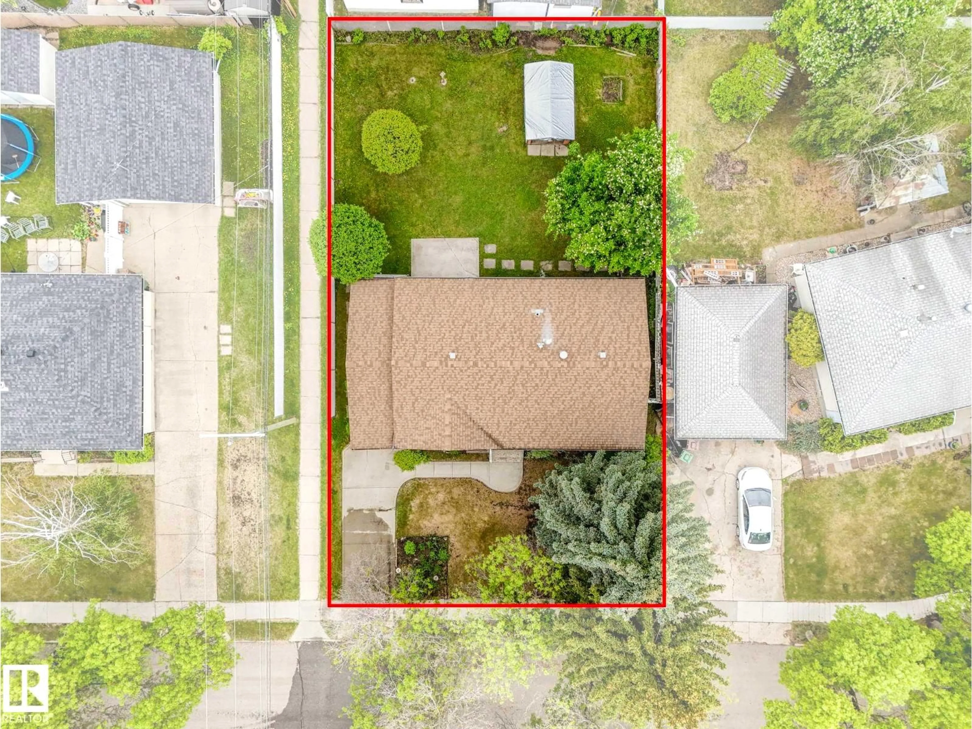 A pic from outside/outdoor area/front of a property/back of a property/a pic from drone, street for 11 SALINA DR, St. Albert Alberta T8N0L1