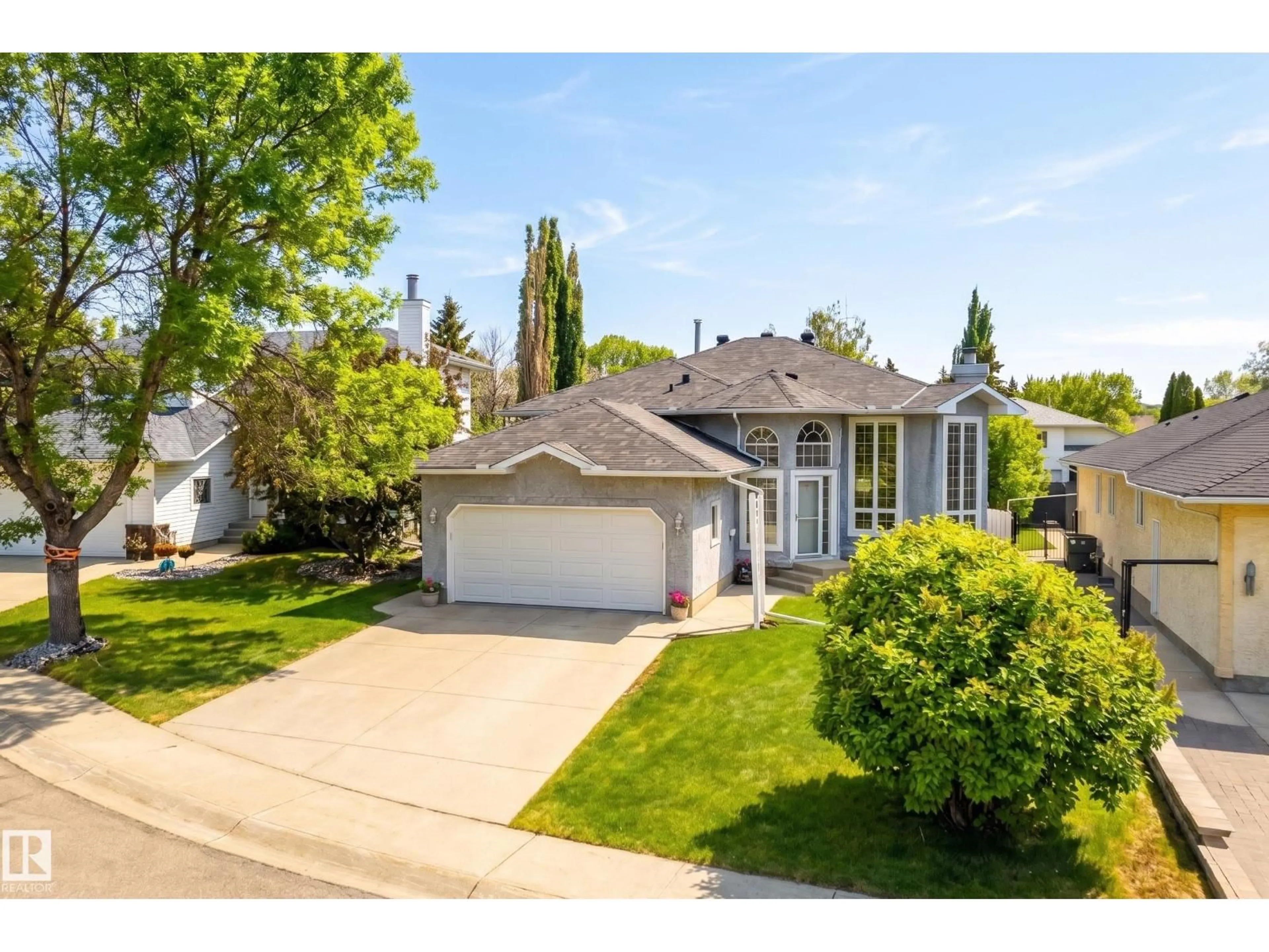 A pic from outside/outdoor area/front of a property/back of a property/a pic from drone, street for 31 CHARLTON CR, Sherwood Park Alberta T8H1R1