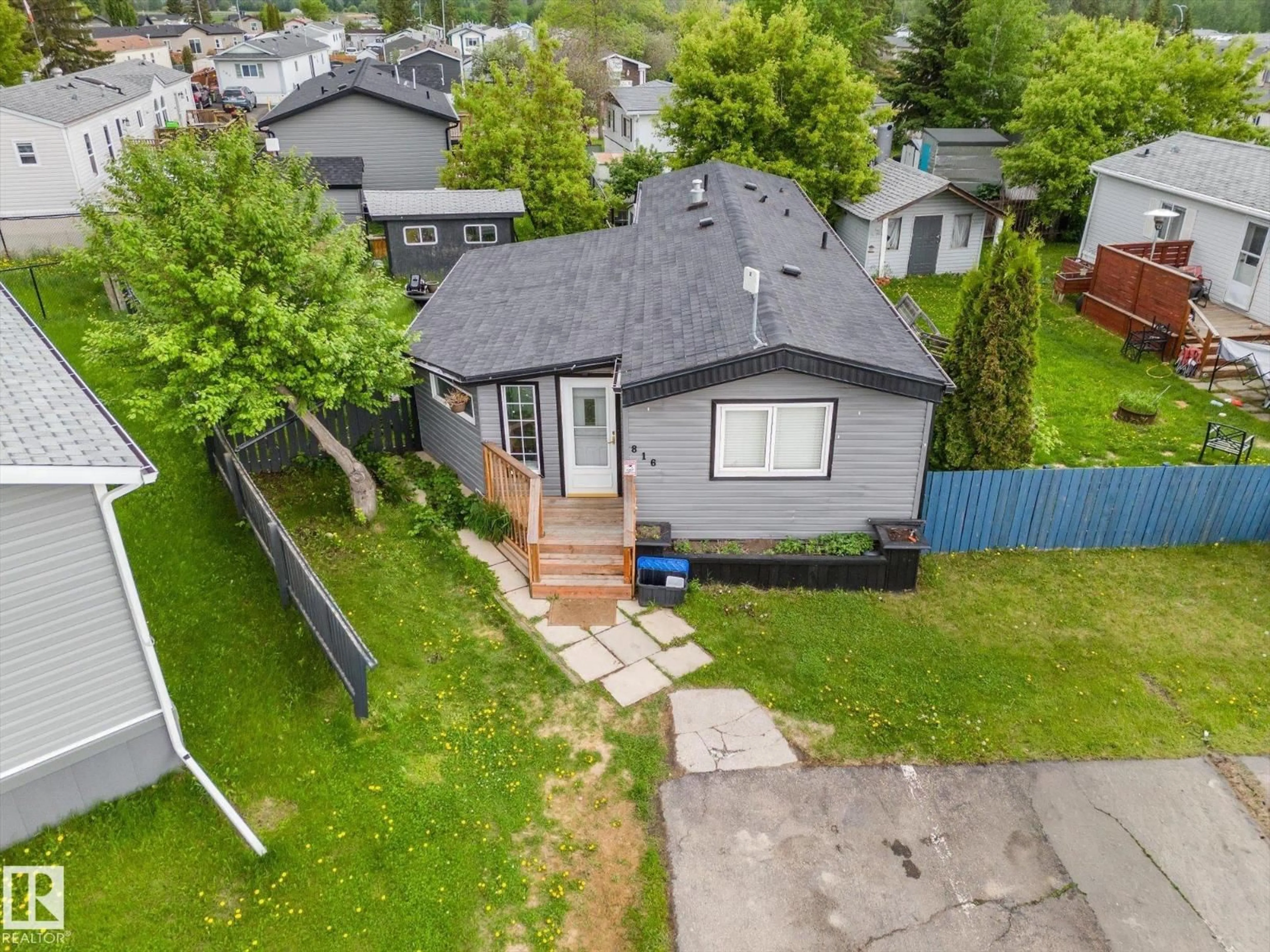 A pic from outside/outdoor area/front of a property/back of a property/a pic from drone, street for 53222 - 816 RANGE ROAD 272, Rural Parkland County Alberta T7X3R2