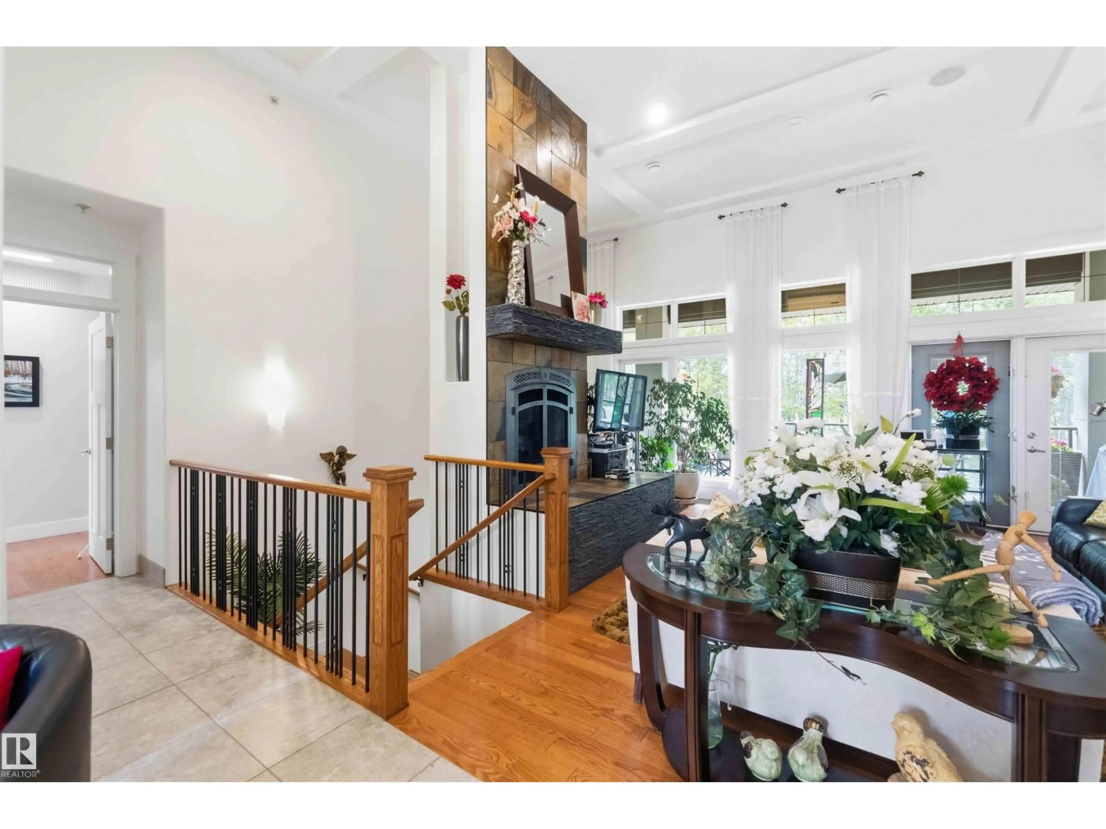 Indoor foyer for 11 53223 RGE ROAD 264, Rural Parkland County Alberta T7X3H5
