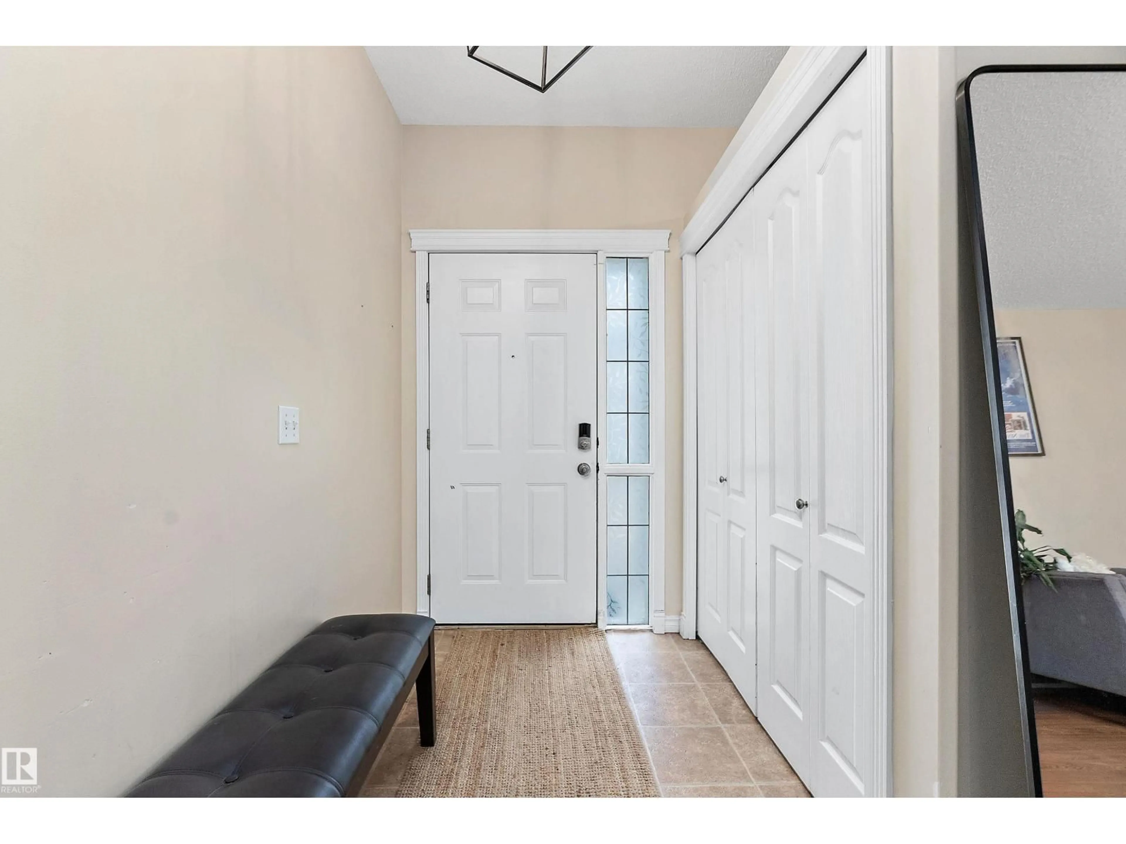 Indoor entryway for 15 - 1780 GLASTONBURY BV, Edmonton Alberta T5T6P9