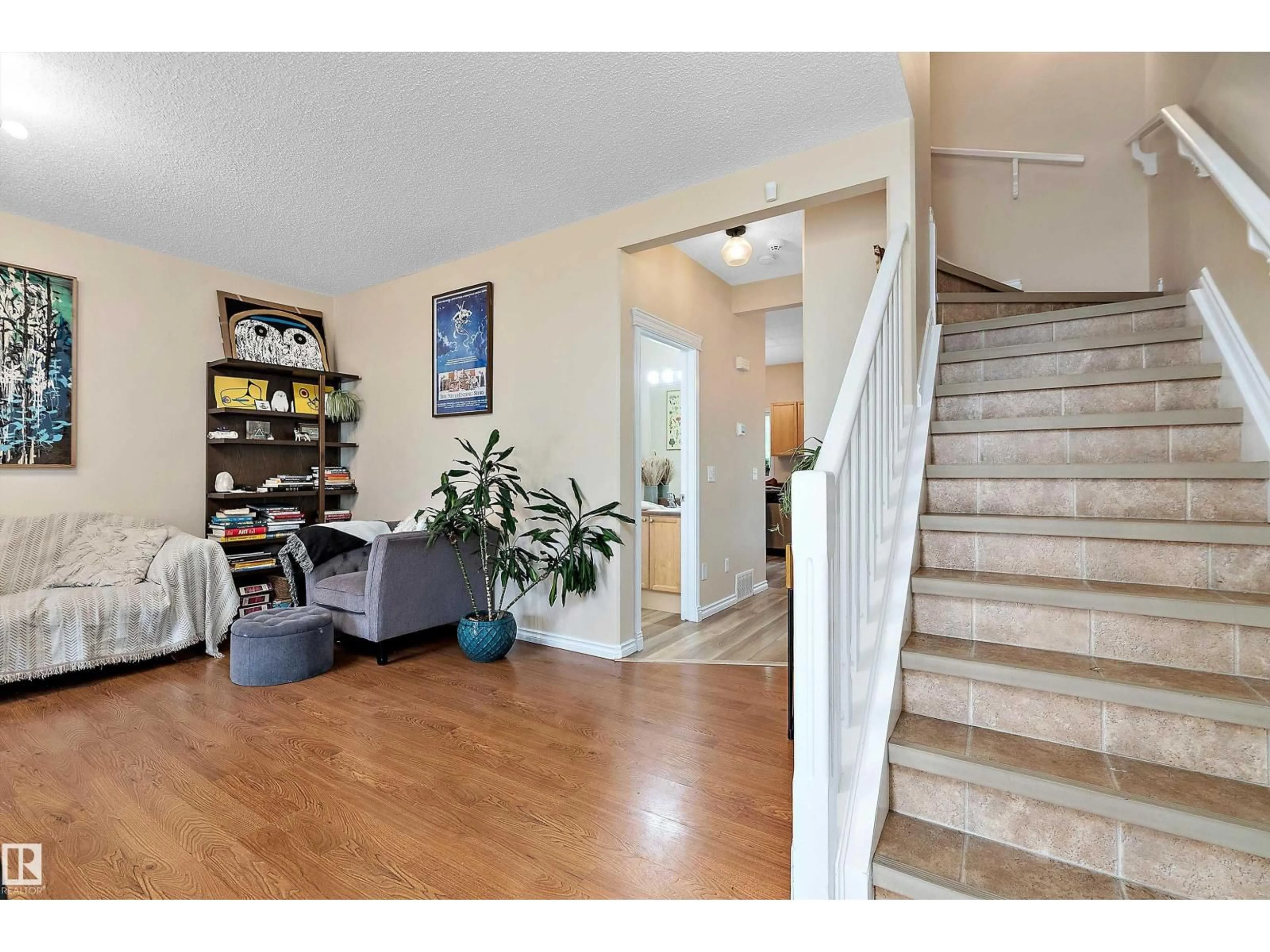 Indoor entryway for 15 - 1780 GLASTONBURY BV, Edmonton Alberta T5T6P9