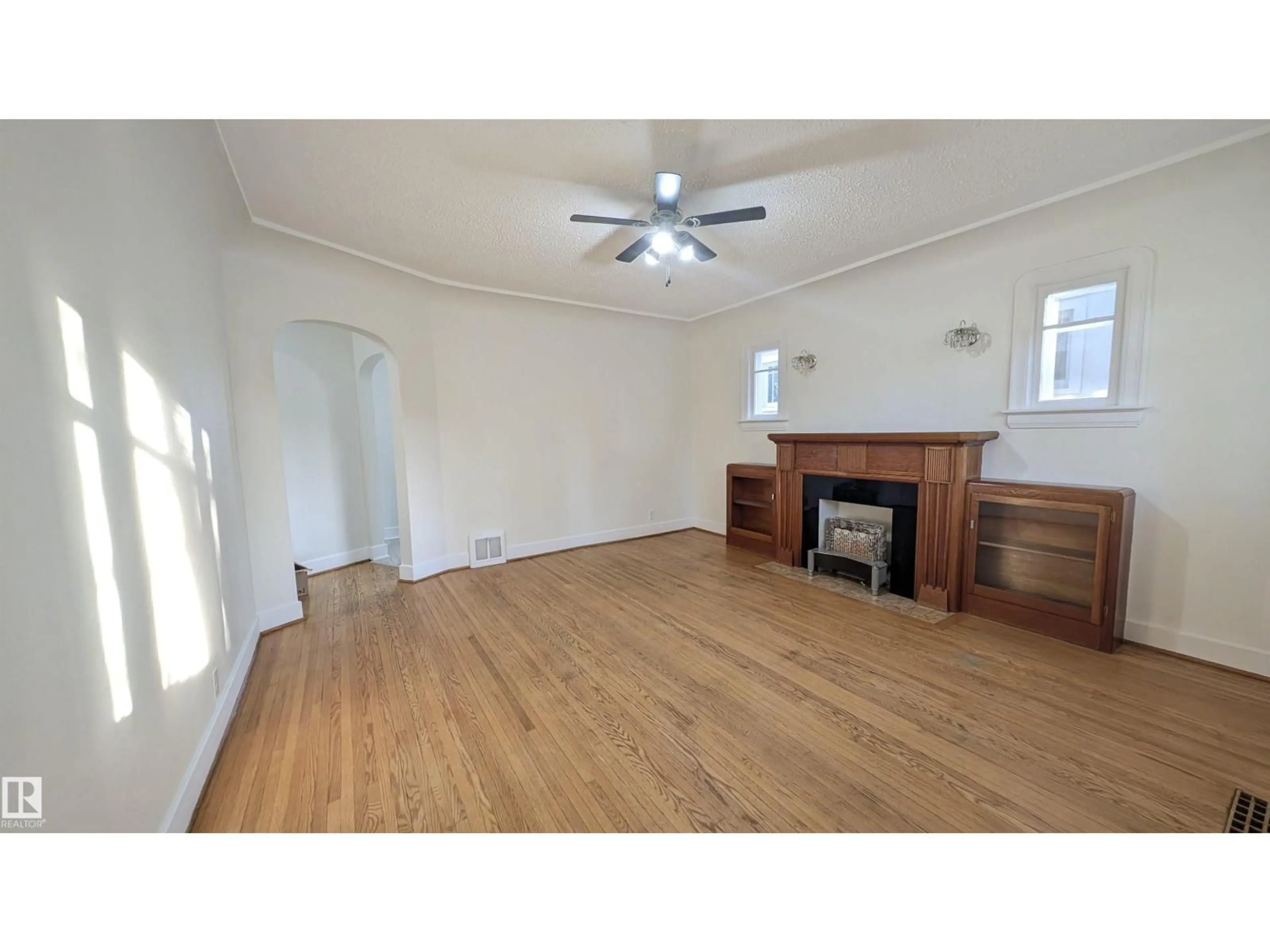 A pic of a room for NW - 7611 112 S AV, Edmonton Alberta T5B0H4