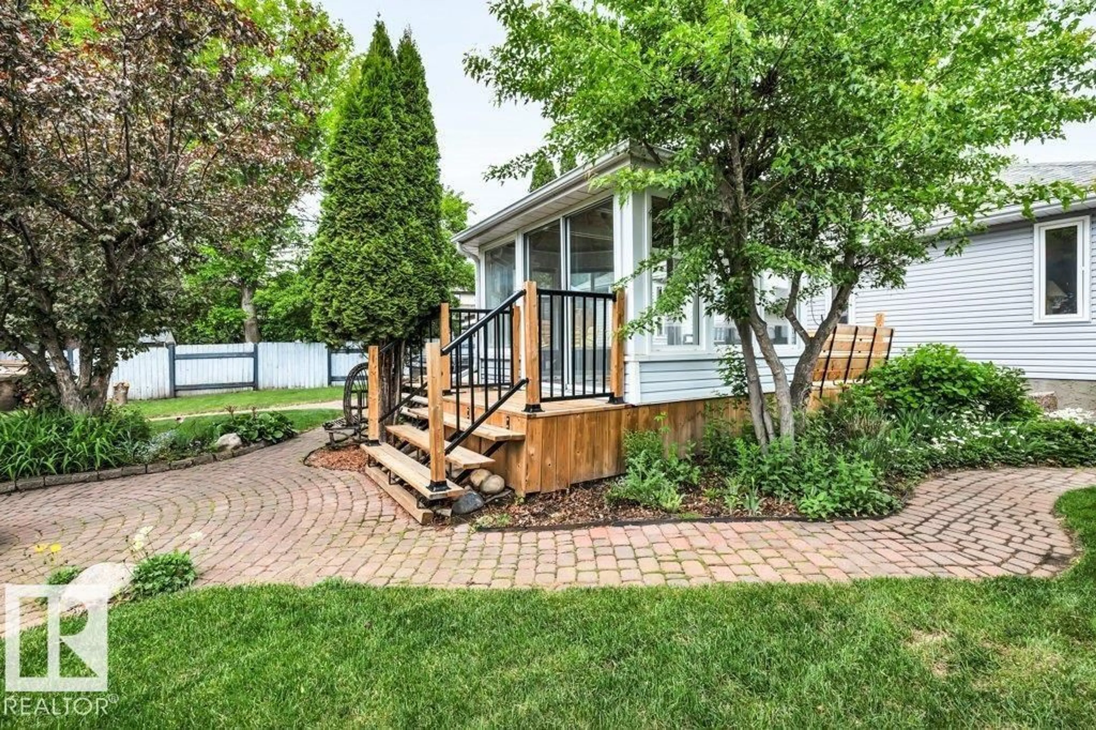 Patio, street for 19 HAVEN CR, Devon Alberta T9G1J5