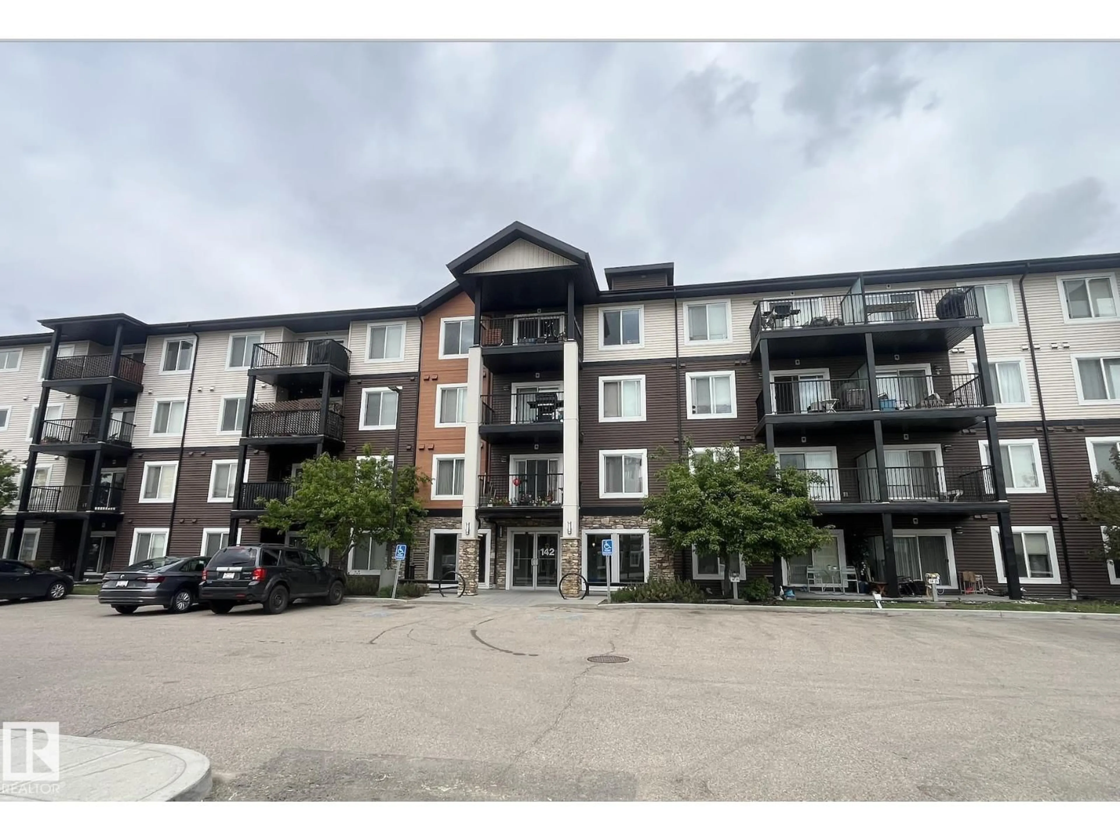 A pic from outside/outdoor area/front of a property/back of a property/a pic from drone, building for 315 EBBERS BV, Edmonton Alberta T5Y3W2