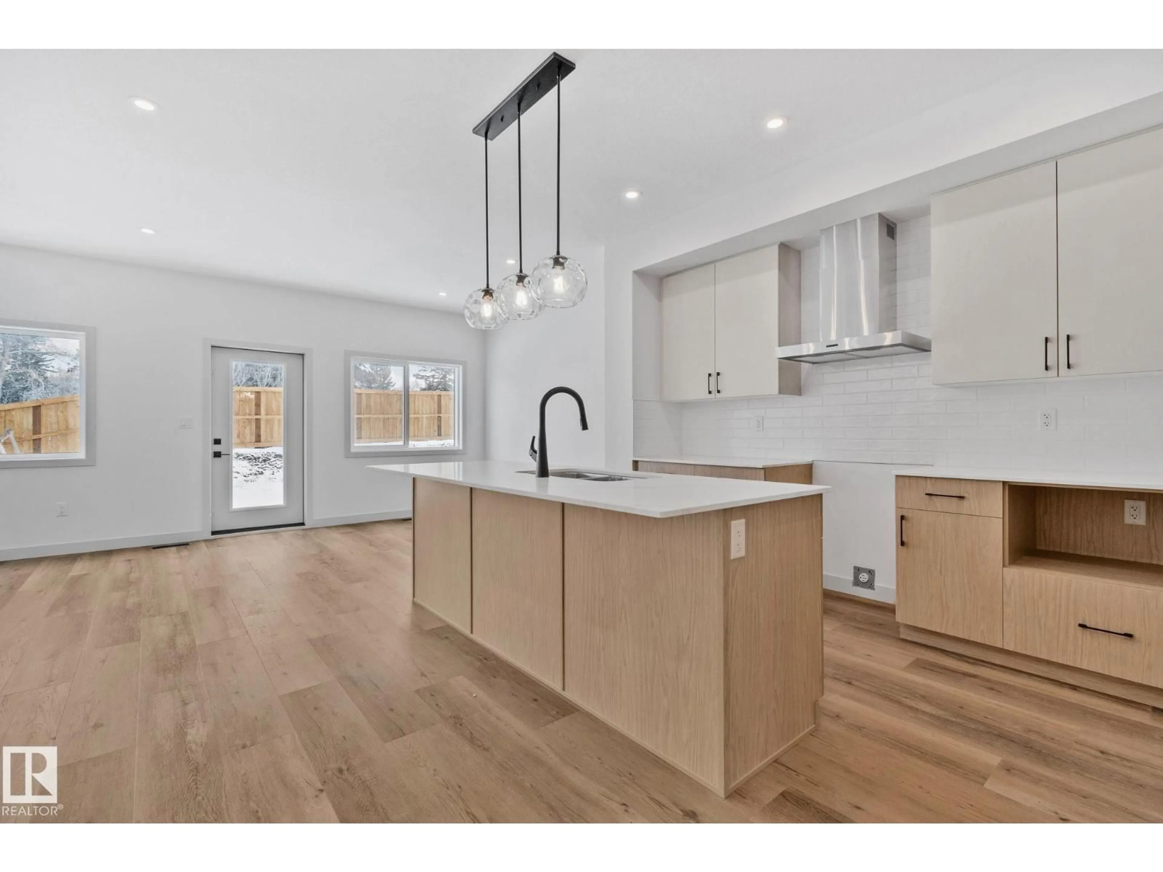 Open concept kitchen, unknown for 122 ROYAL STREET, St. Albert Alberta T8N8C9