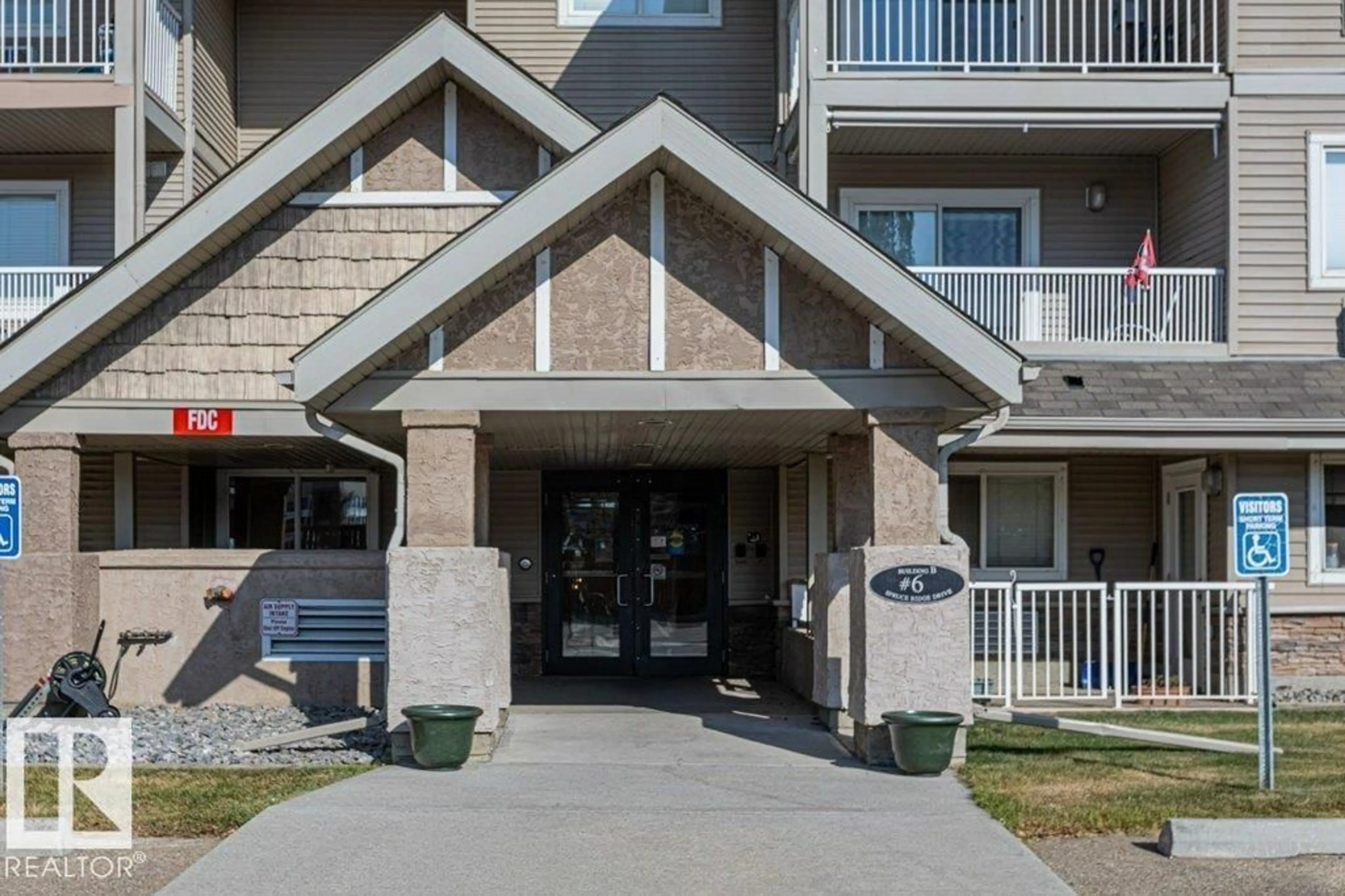 Indoor foyer for 412B - 6 SPRUCE RIDGE DR, Spruce Grove Alberta T7X4P4