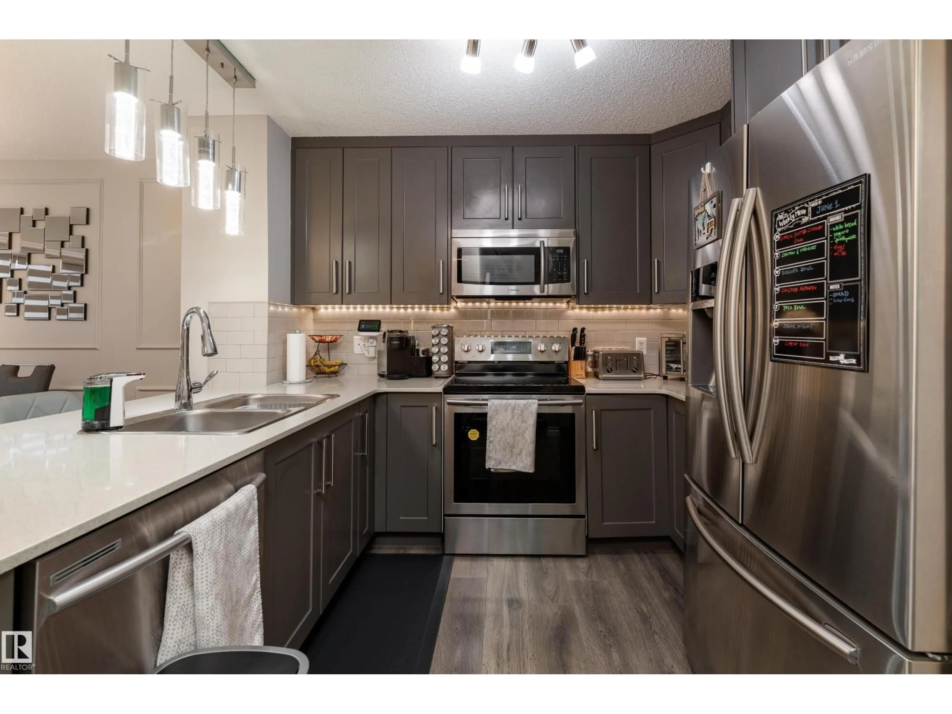 Unknown for 9468 209 ST, Edmonton Alberta T5T7J5