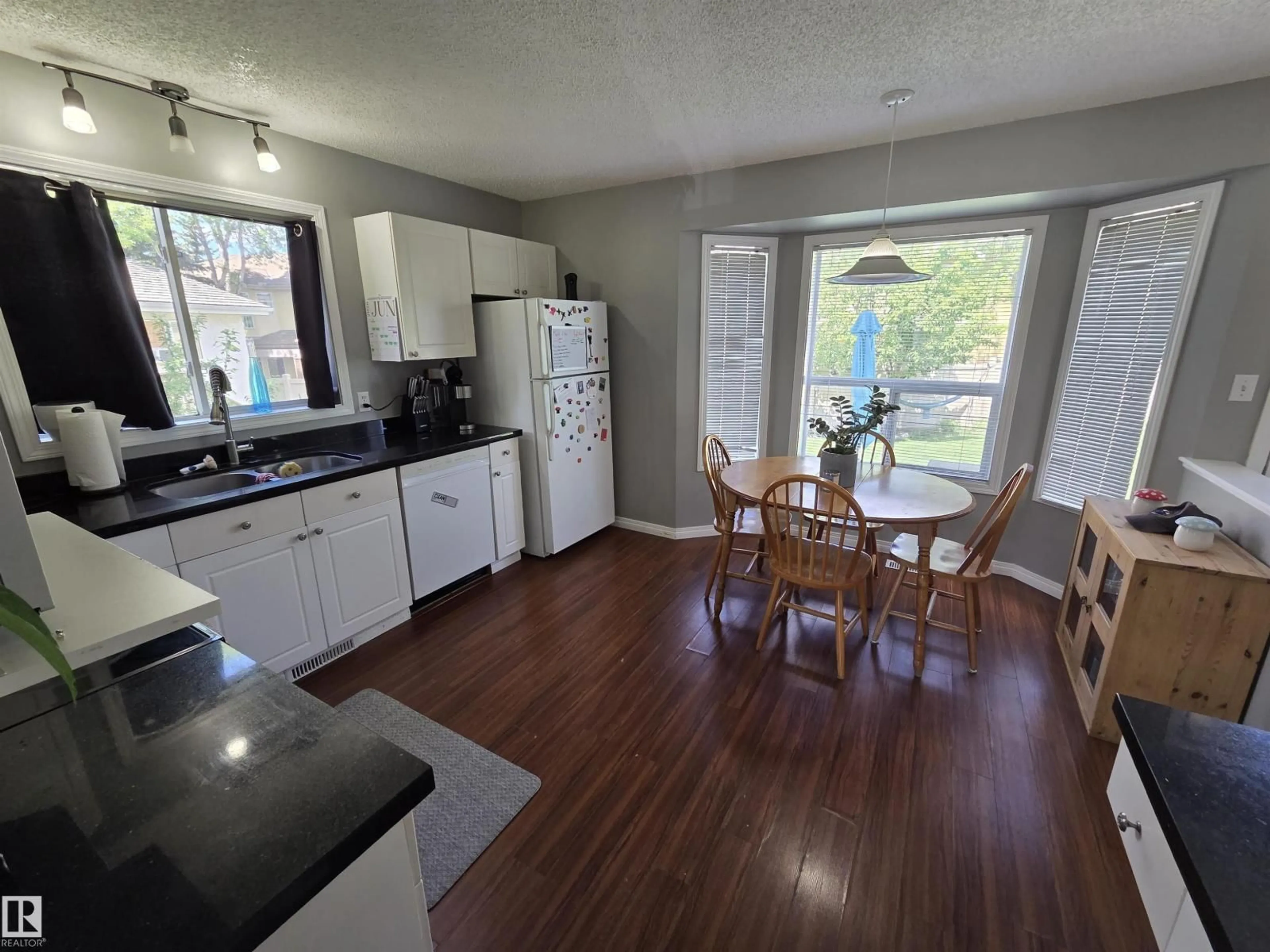 Open concept kitchen, unknown for 919 NORMANDY LN, Sherwood Park Alberta T8A5X7