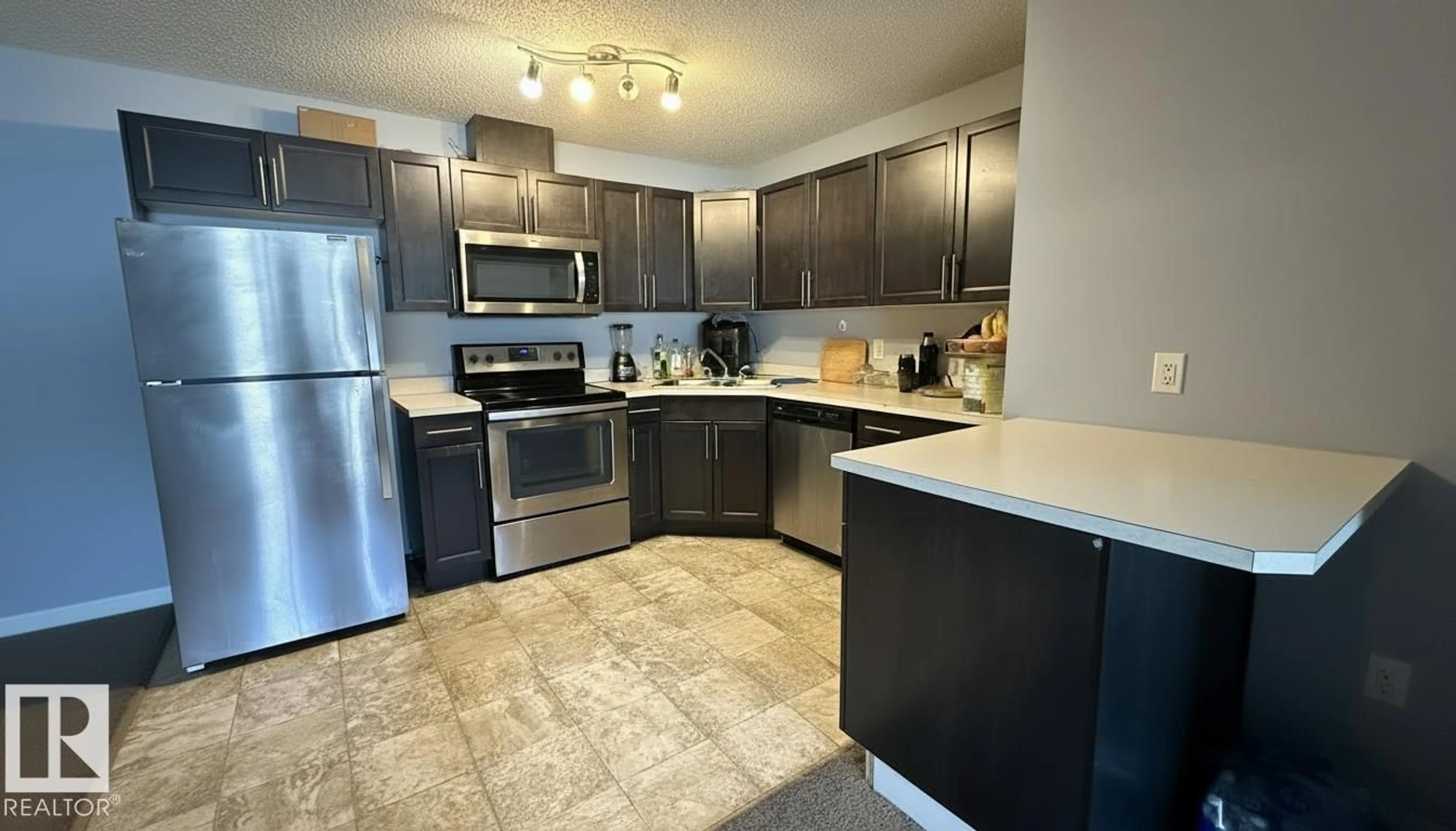 Standard kitchen, ceramic/tile floor for #133 - 301 CLAREVIEW STATION DR DR, Edmonton Alberta T5L0B8