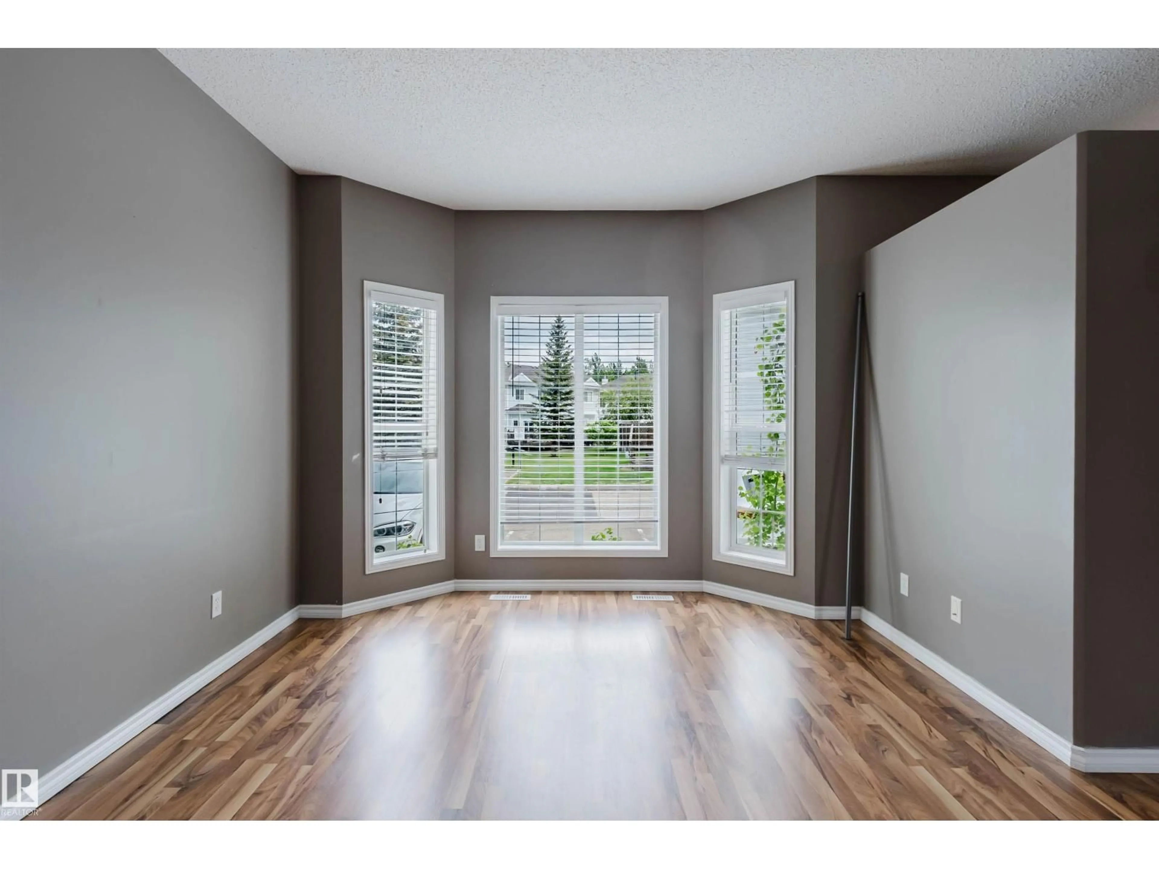 Indoor entryway for 38 - 1780 GLASTONBURY BV, Edmonton Alberta T5T6P9
