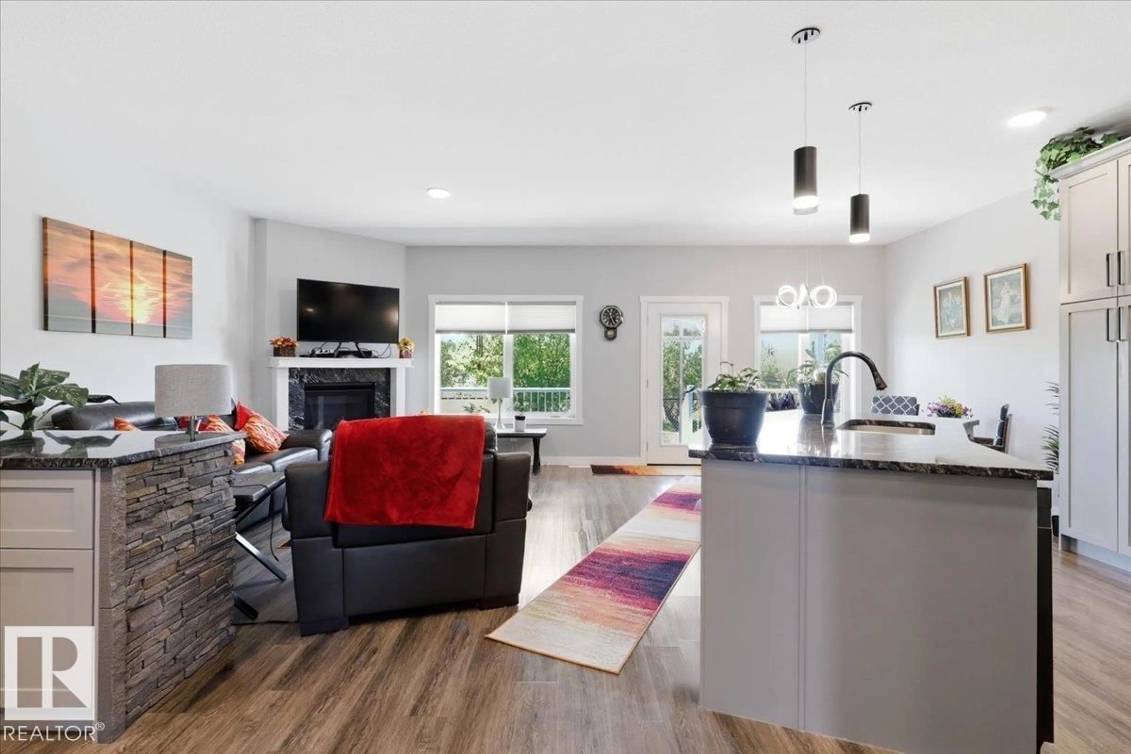 Open concept kitchen, unknown for 22 - 6519 46 ST, Wetaskiwin Alberta T9A1Y5