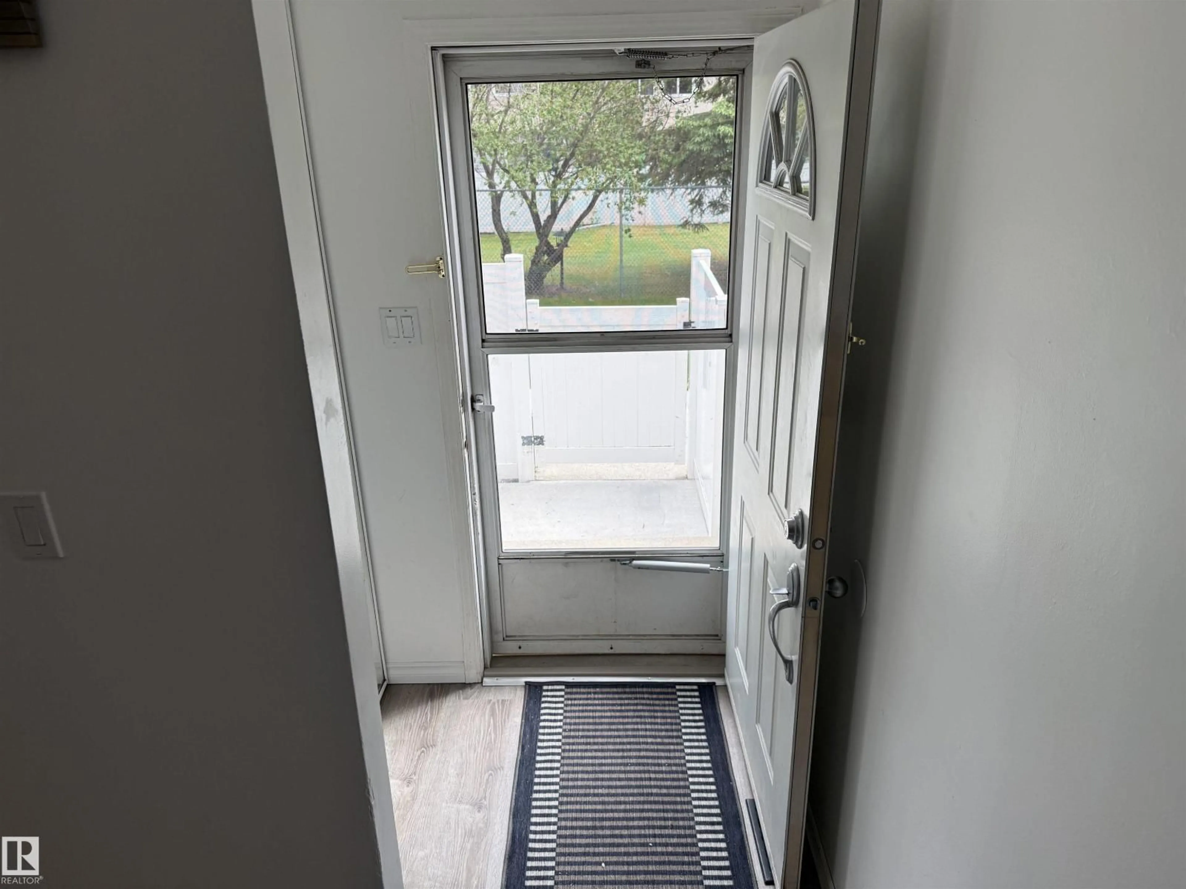 Indoor entryway for 14537 121 ST, Edmonton Alberta T5X2S2